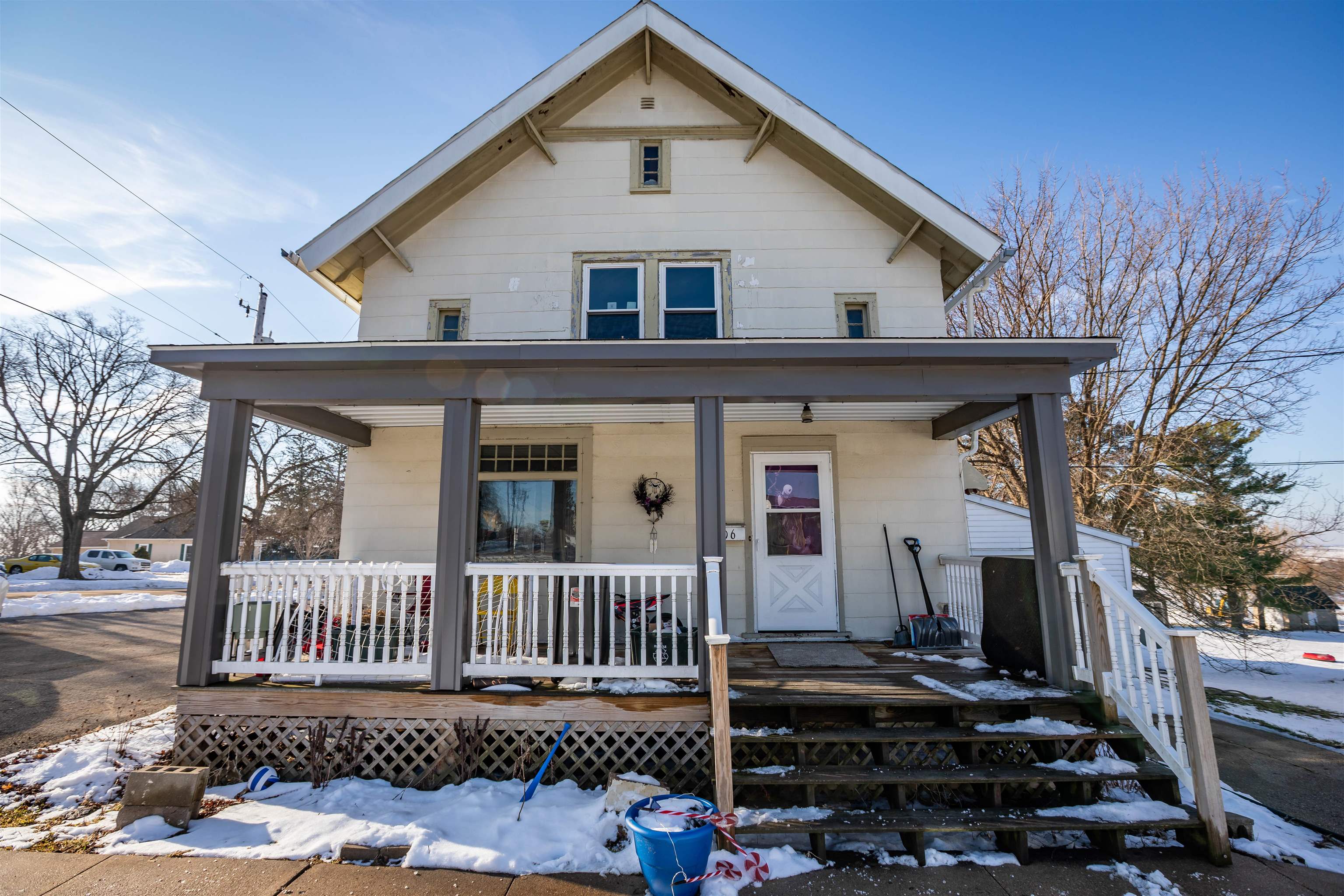 706 Fair Street Property Photo 1