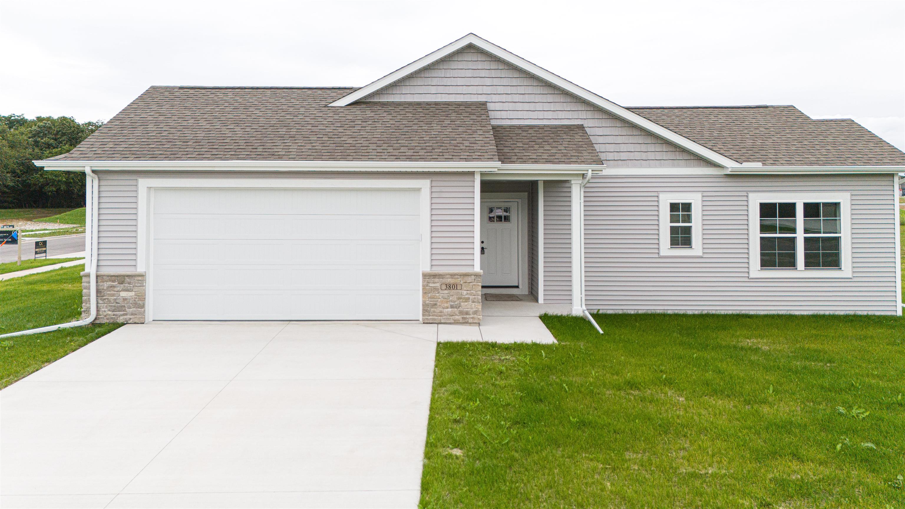 3801 N Woodbury Lane Property Photo 1