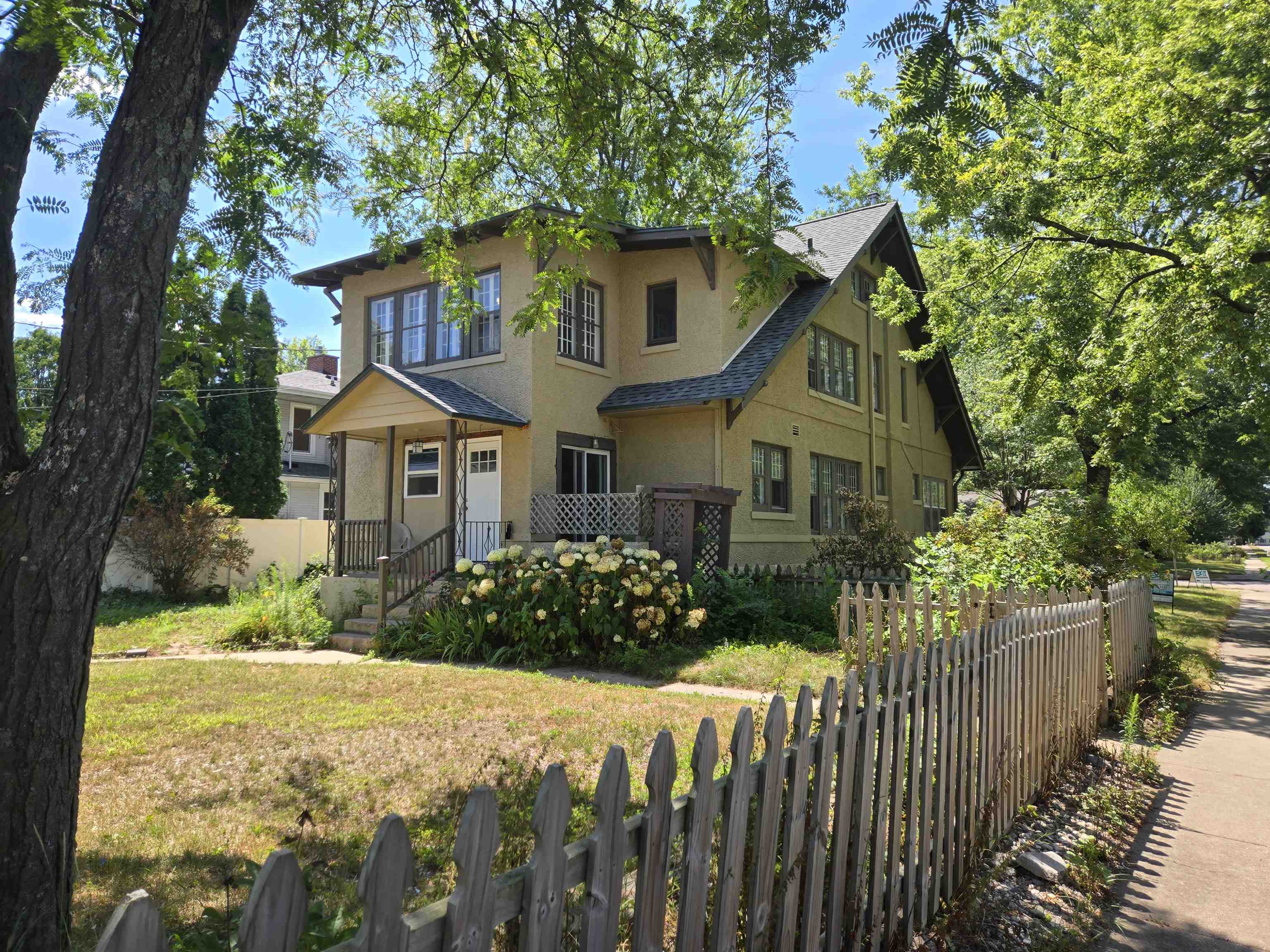 411 Witter Street Property Photo 1