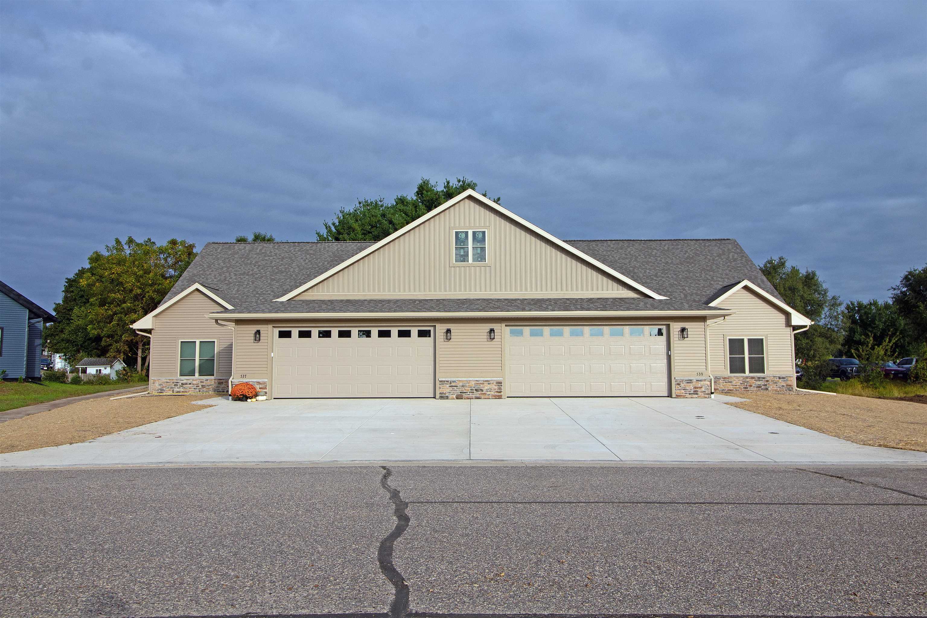 539 Spring Street Property Photo 1