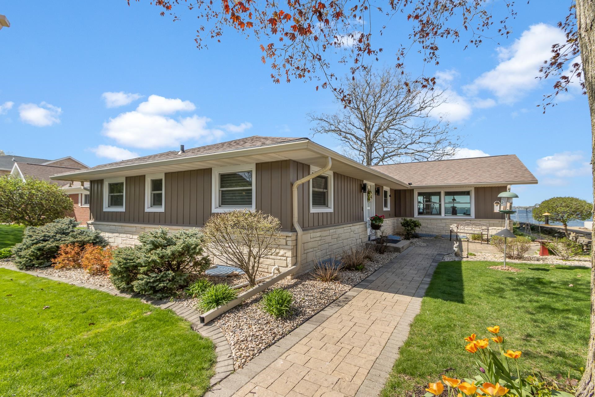 3060 Shadyside Drive Property Photo 1