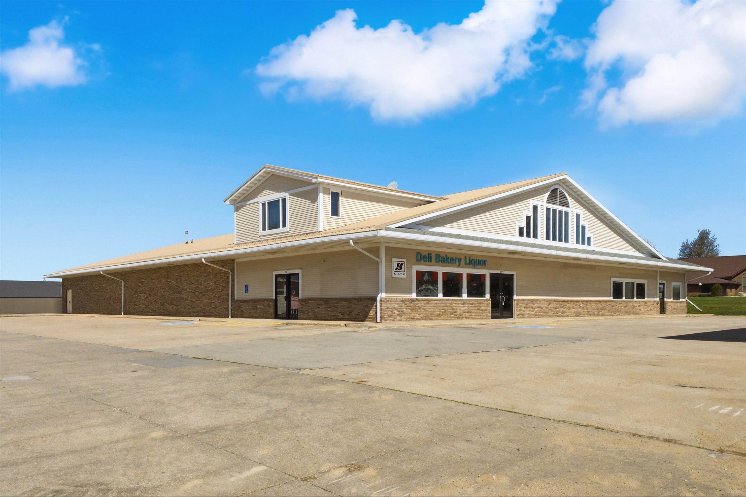 808 S Main Property Photo 1