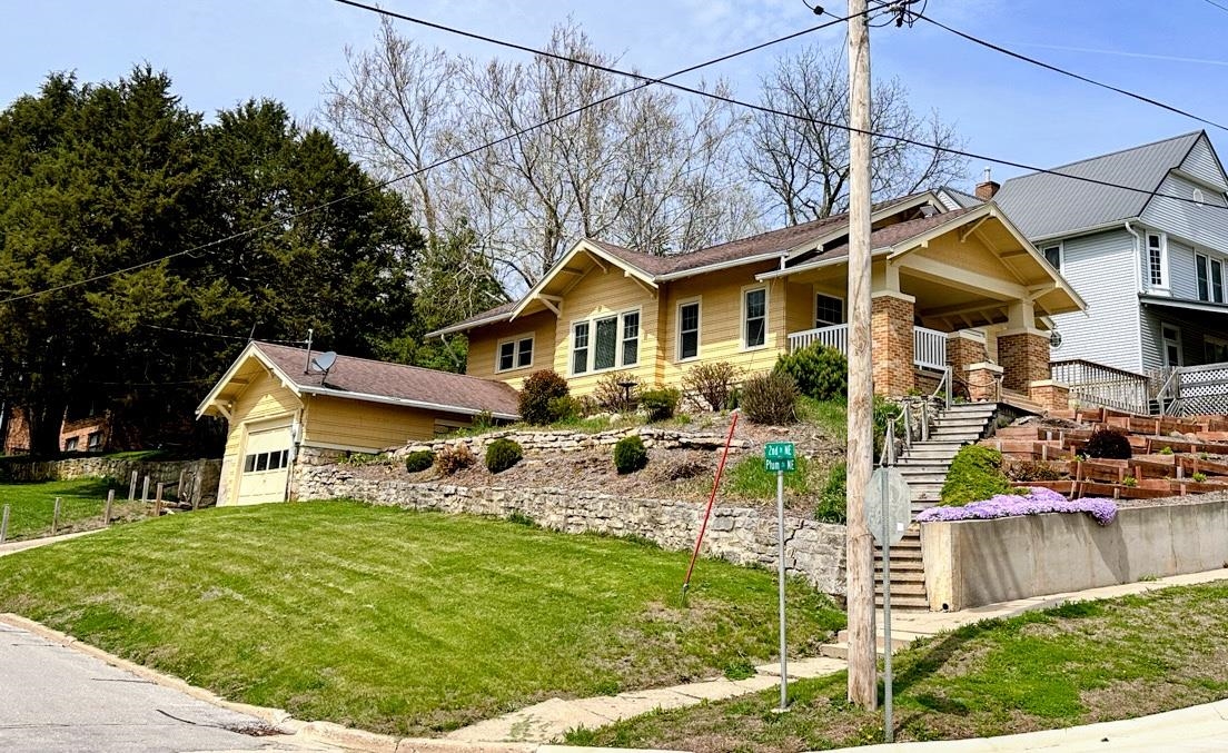 301 Plum Street
