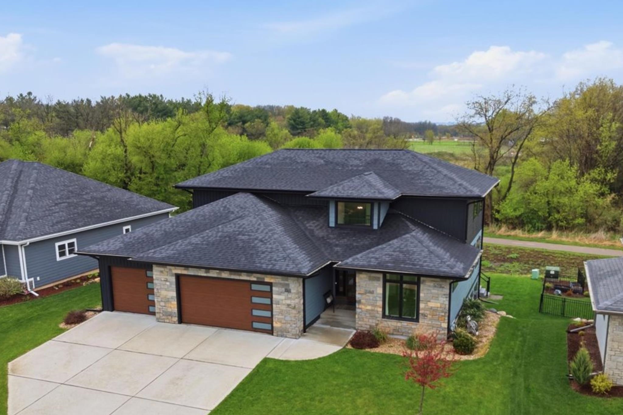 5326 Mary Lane