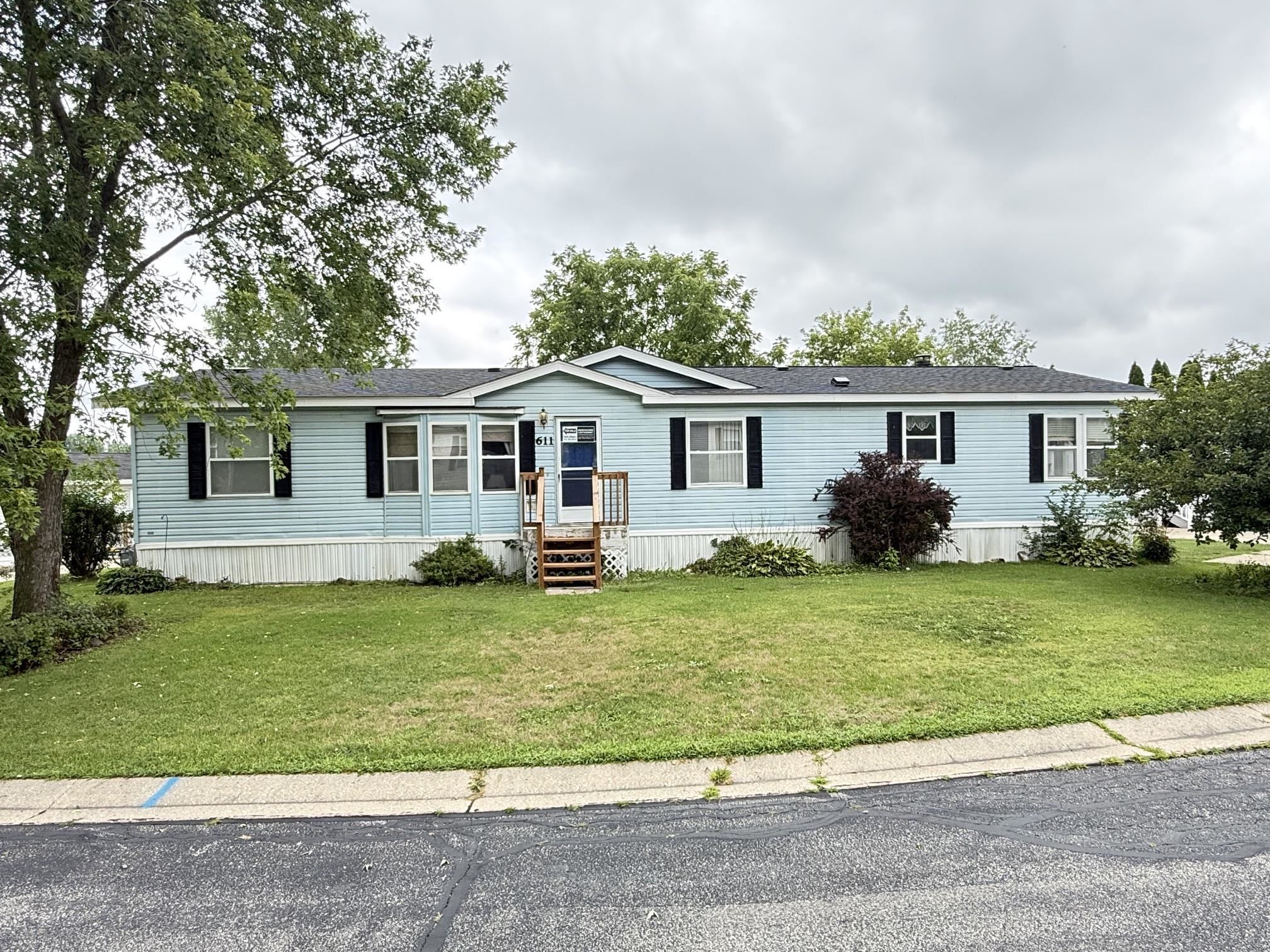 611 Opal Circle Property Photo 1