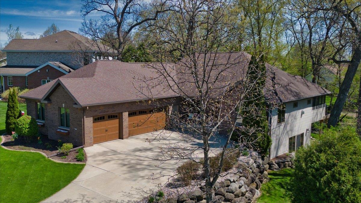 1801 Maplecrest Drive Property Photo 1