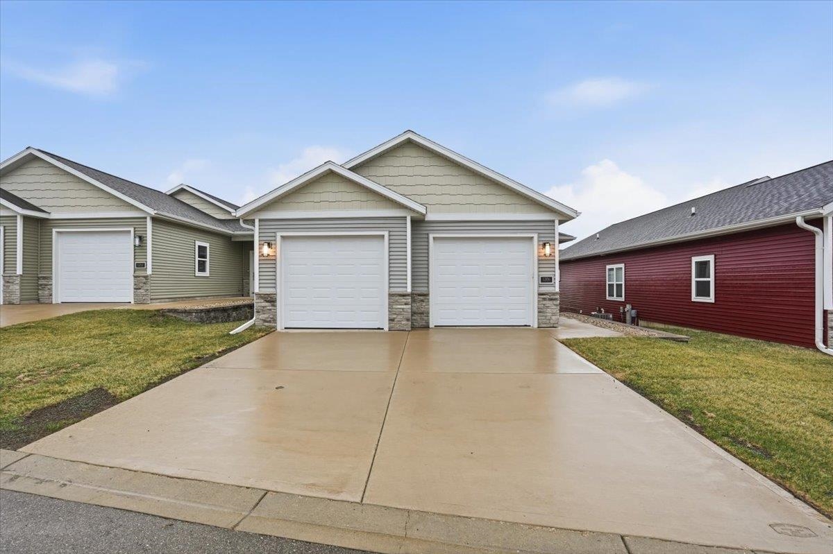 1206 Tivoli Circle Property Photo 1