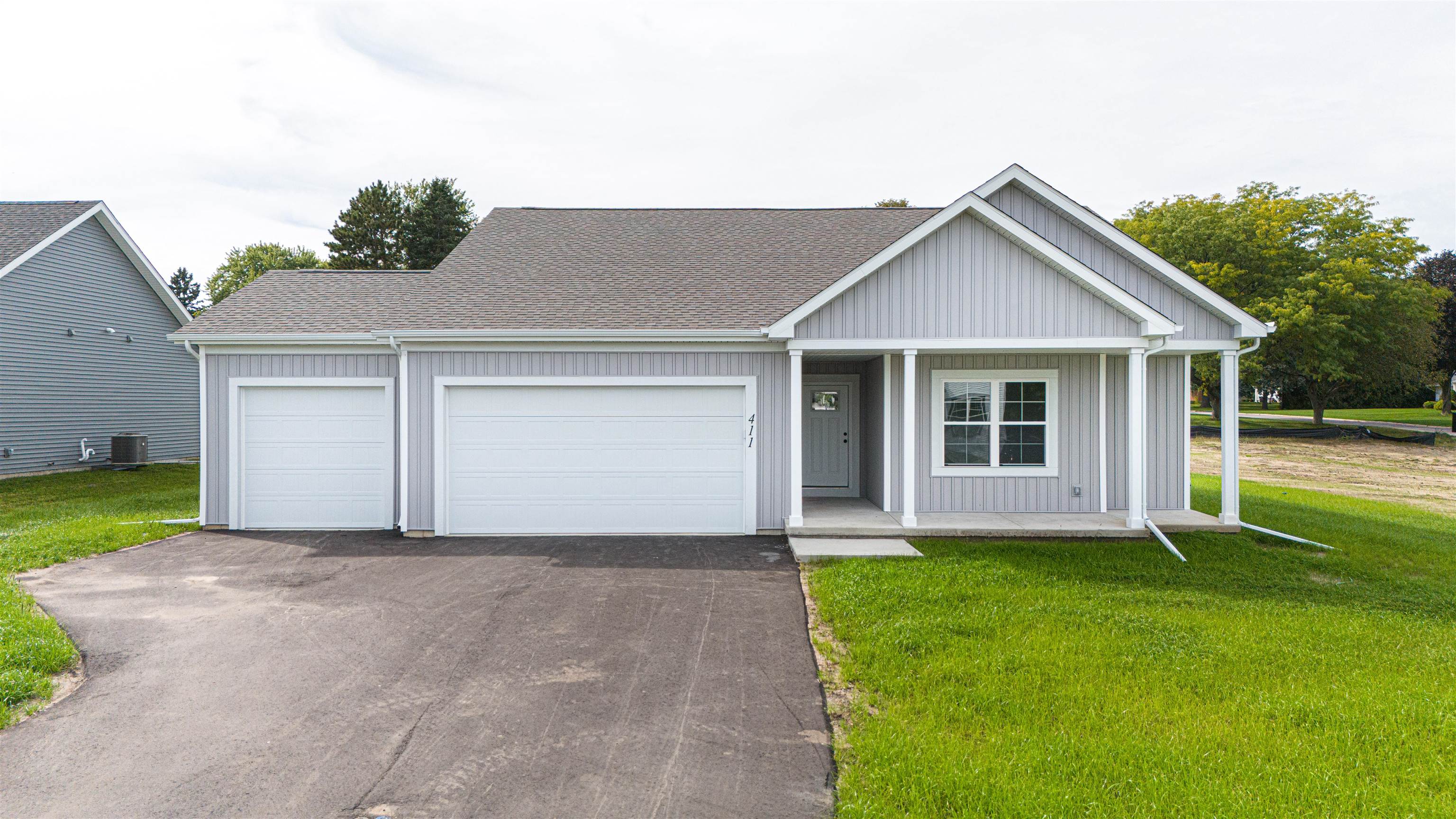 411 Ridge Court Property Photo 1