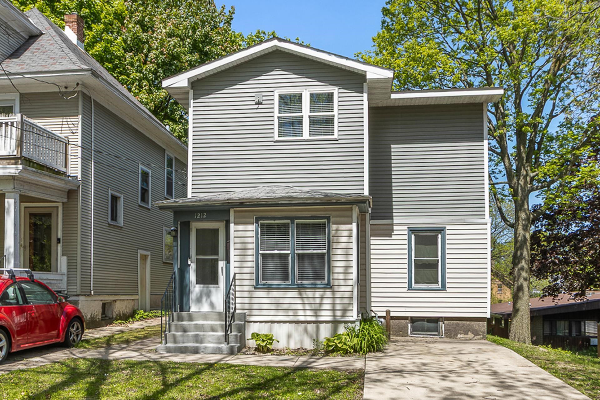 1212 E Johnson Street Property Photo 1