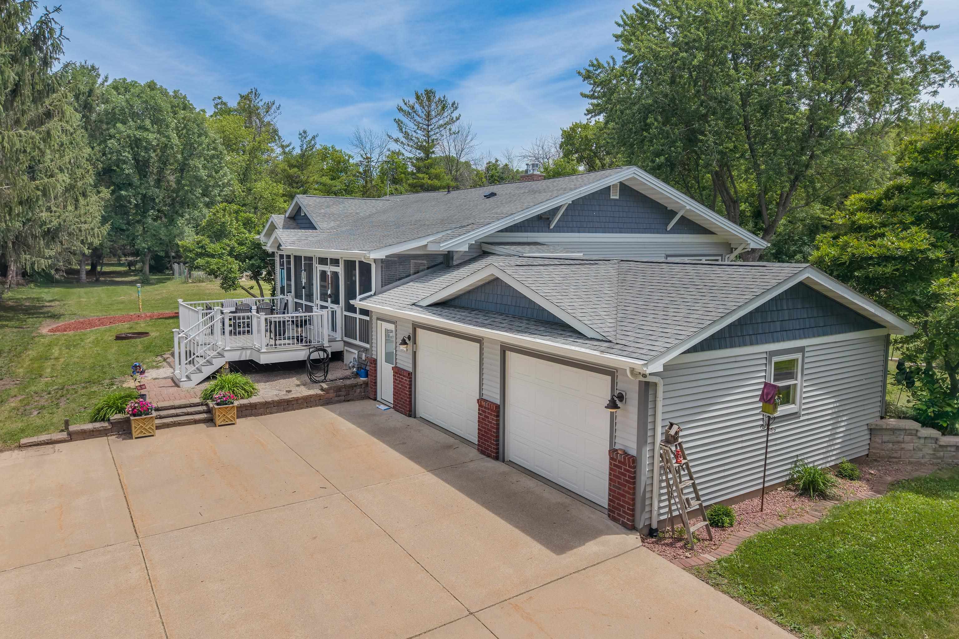 5086 Valley Heights Road Property Photo 1