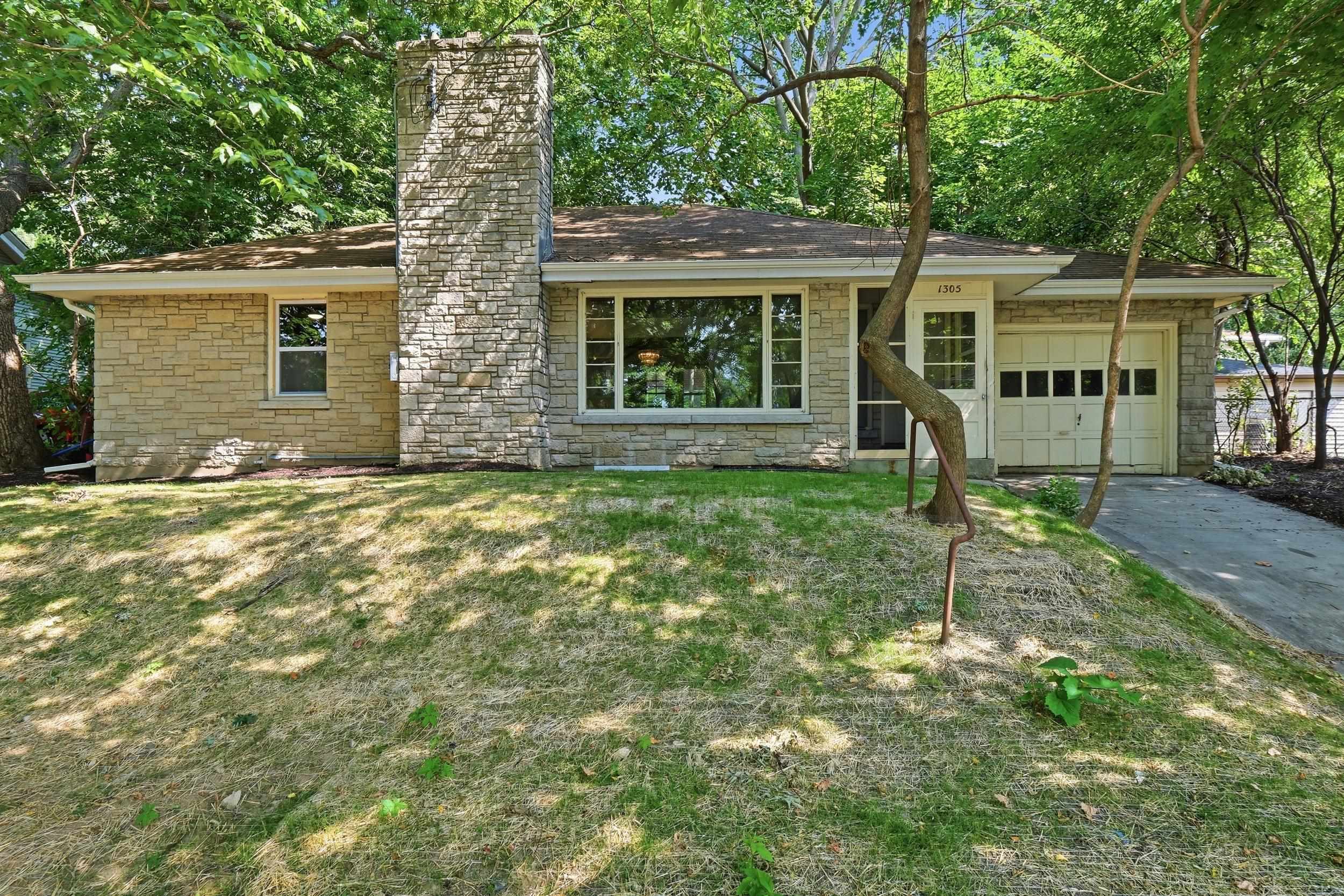 1305 E Johnson Street Property Photo 1