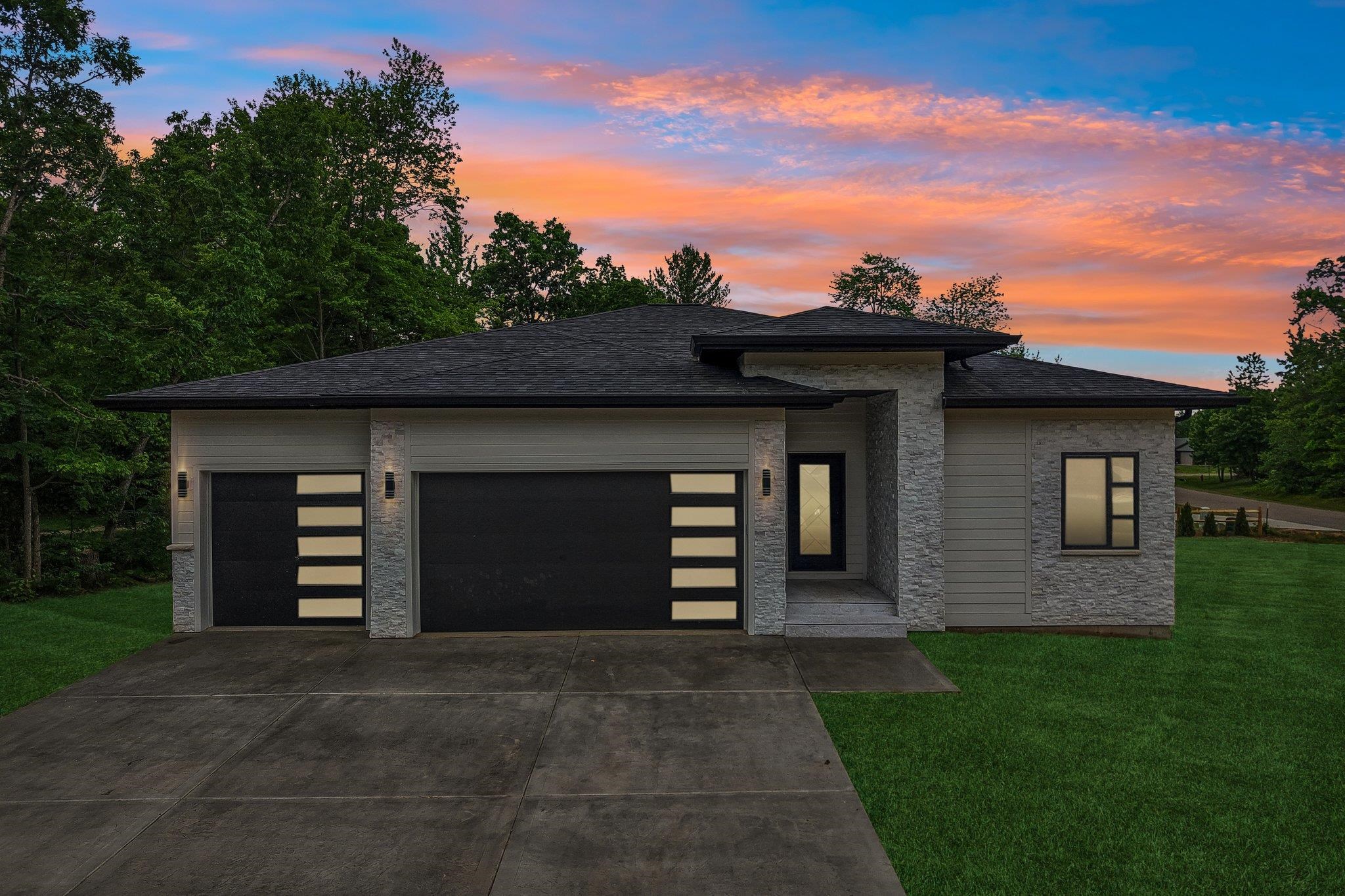 386 Oakbrook Drive