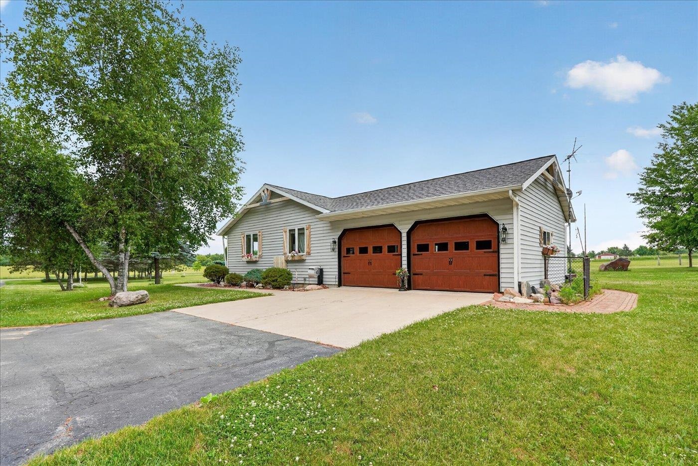 W8127 Dumke Road Property Photo 1