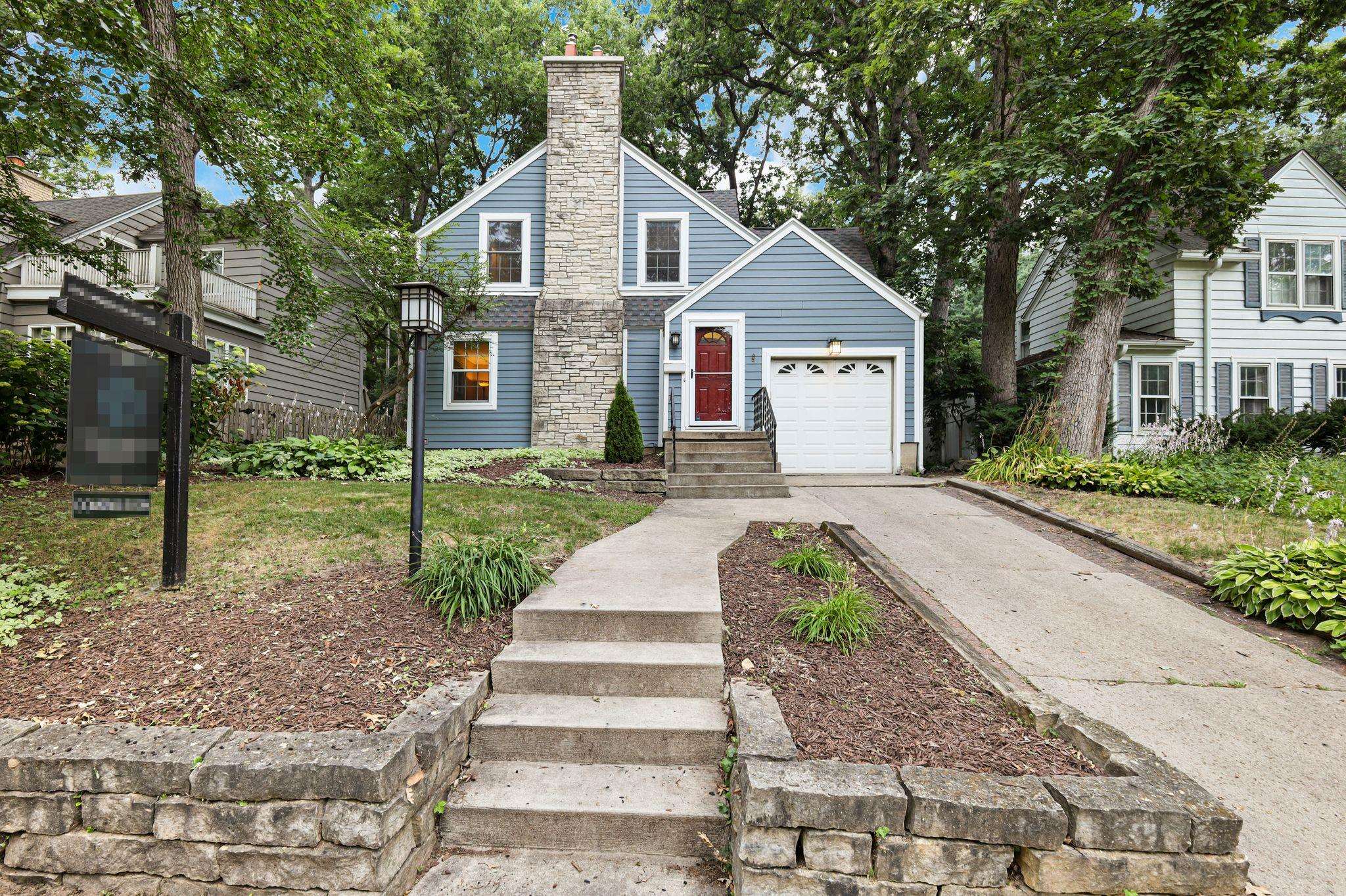 4138 Hiawatha Drive Property Photo 1