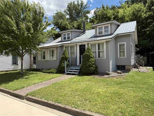 325 Main Street Property Photo 1