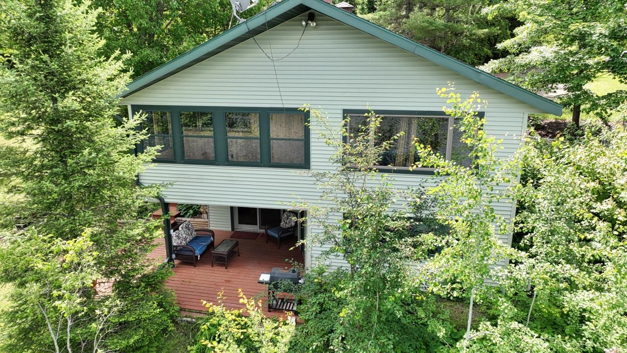 W9694 70 Property Photo 1