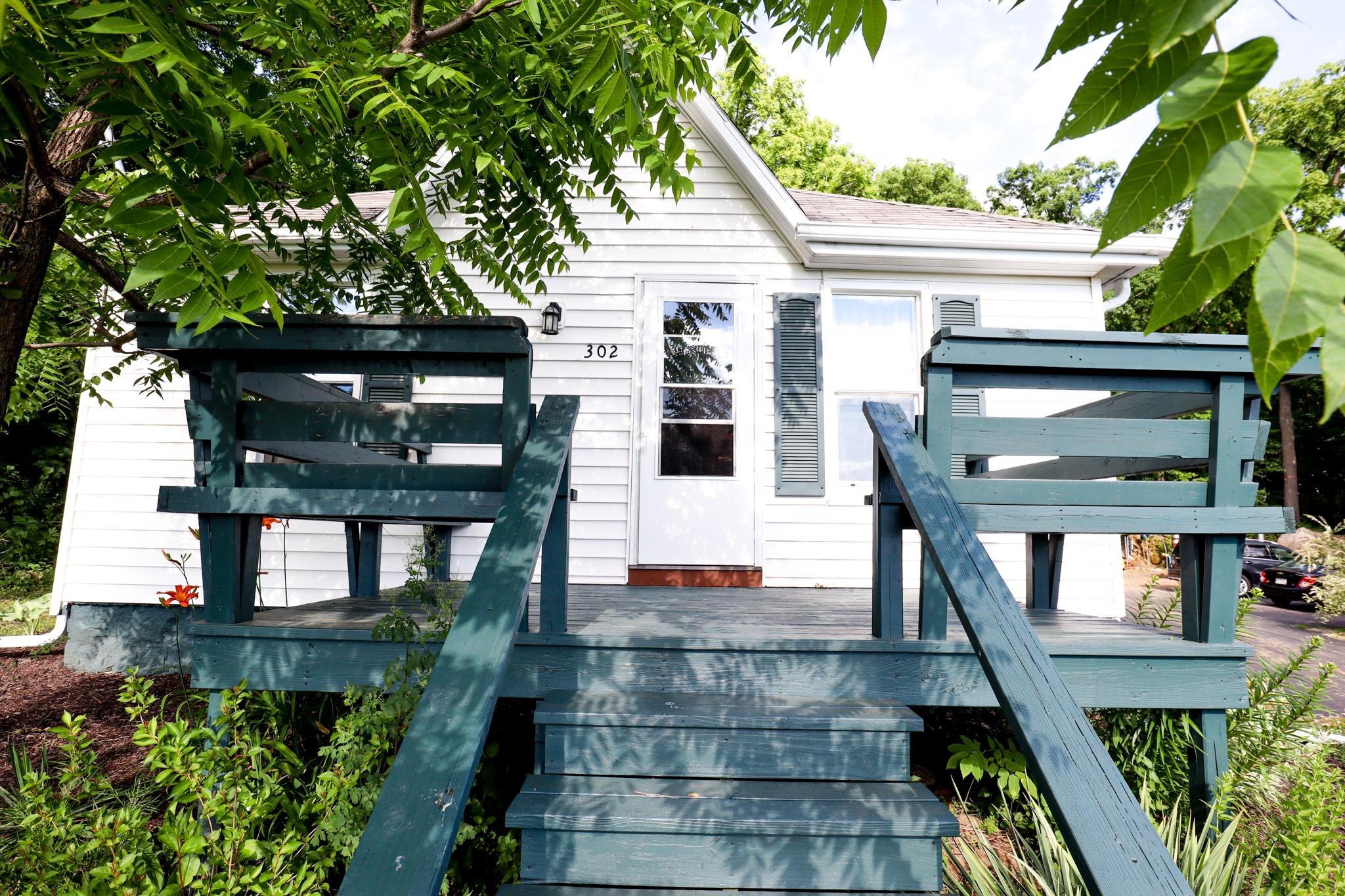 302 N Maple Street Property Photo 1