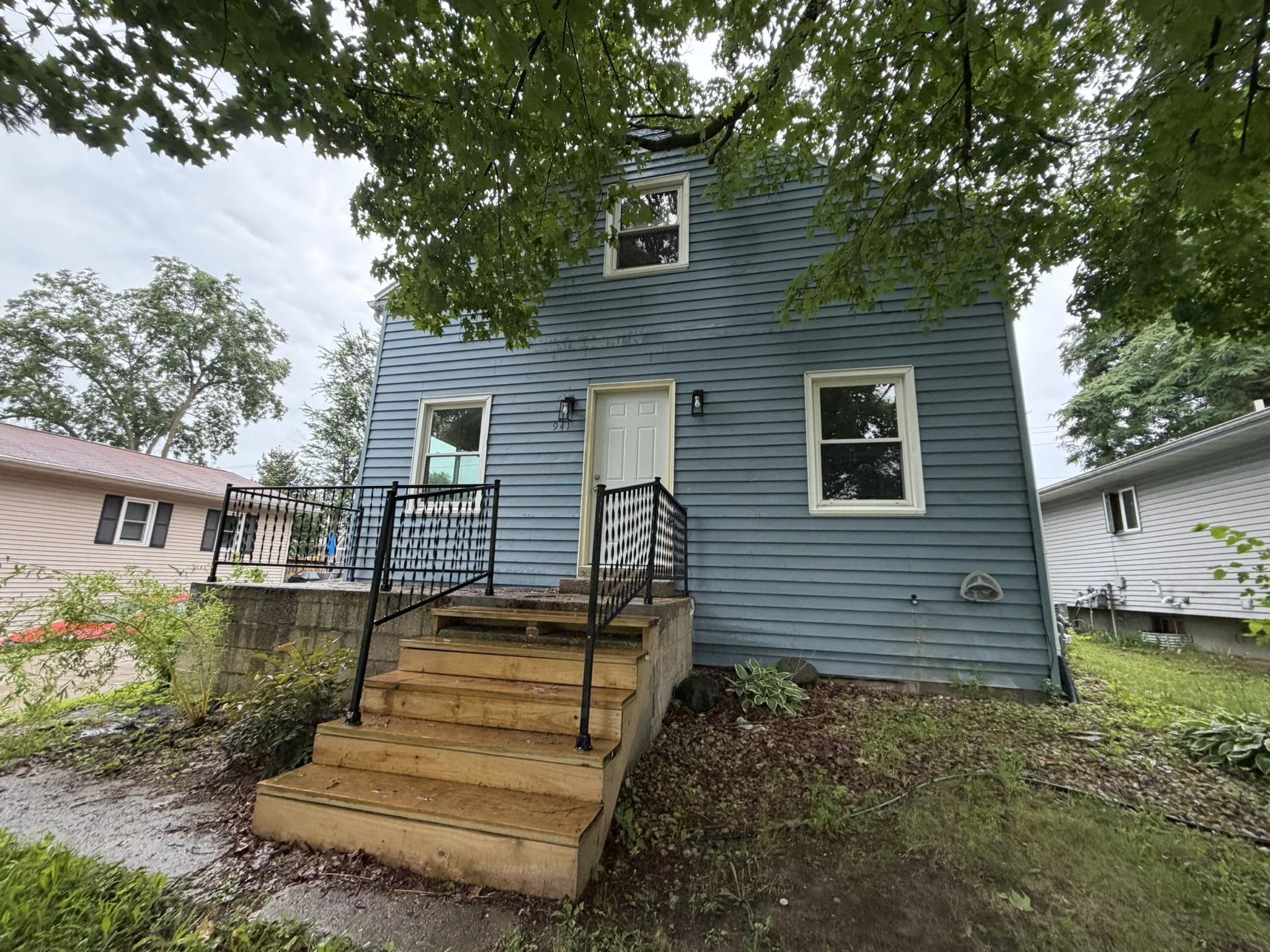 941 Ridgewood Way Property Photo 1