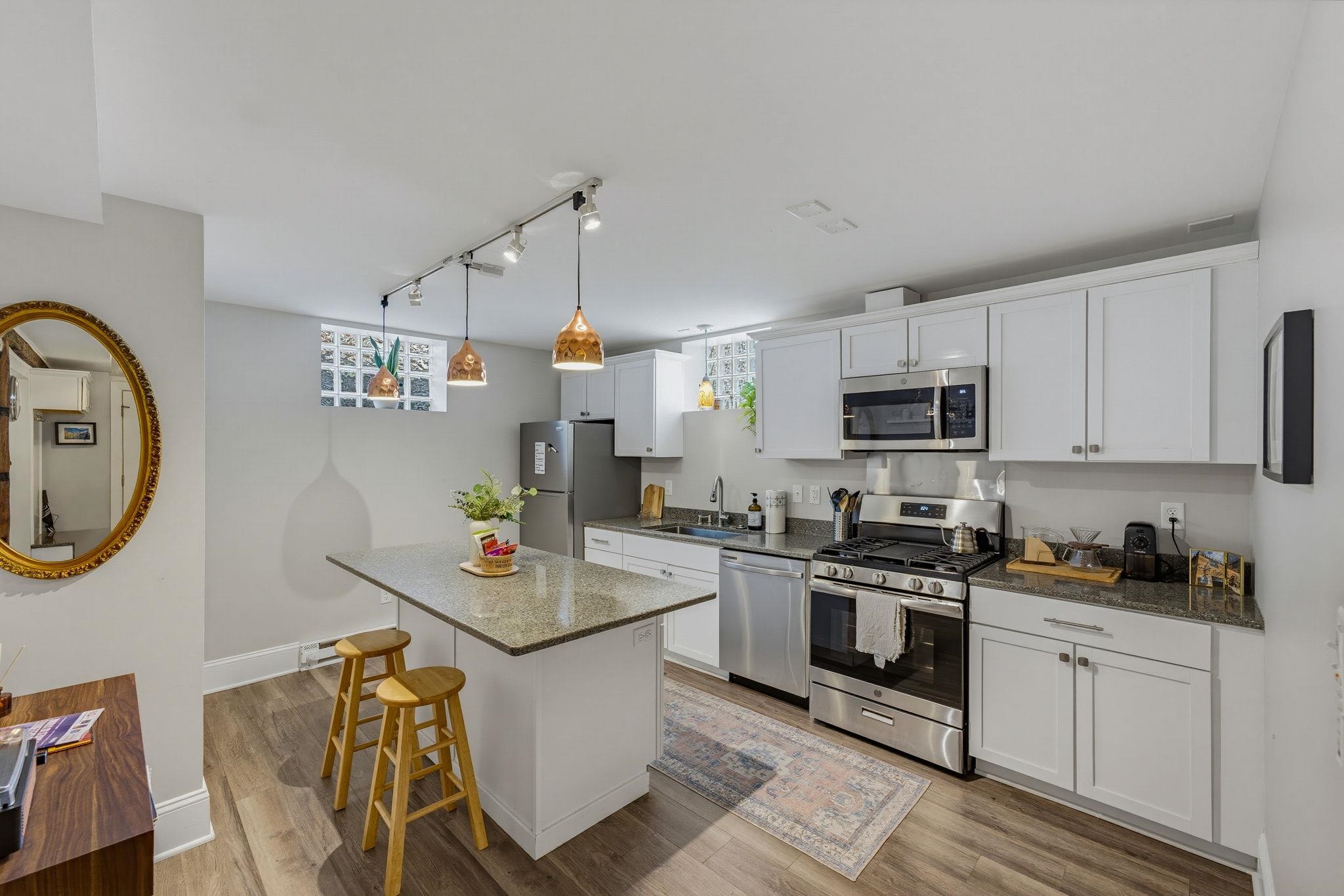 2436 S Wentworth Avenue Property Photo 1