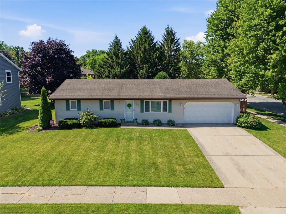 941 Foxfield Road Property Photo 1