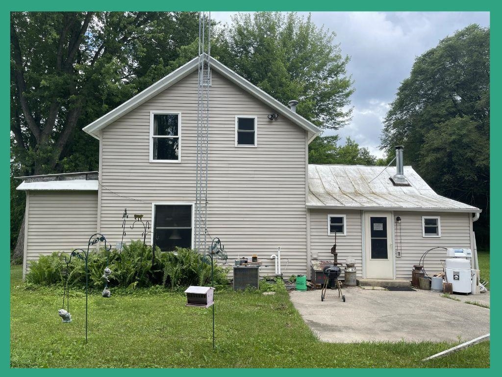 N8600 5th Road Property Photo 1