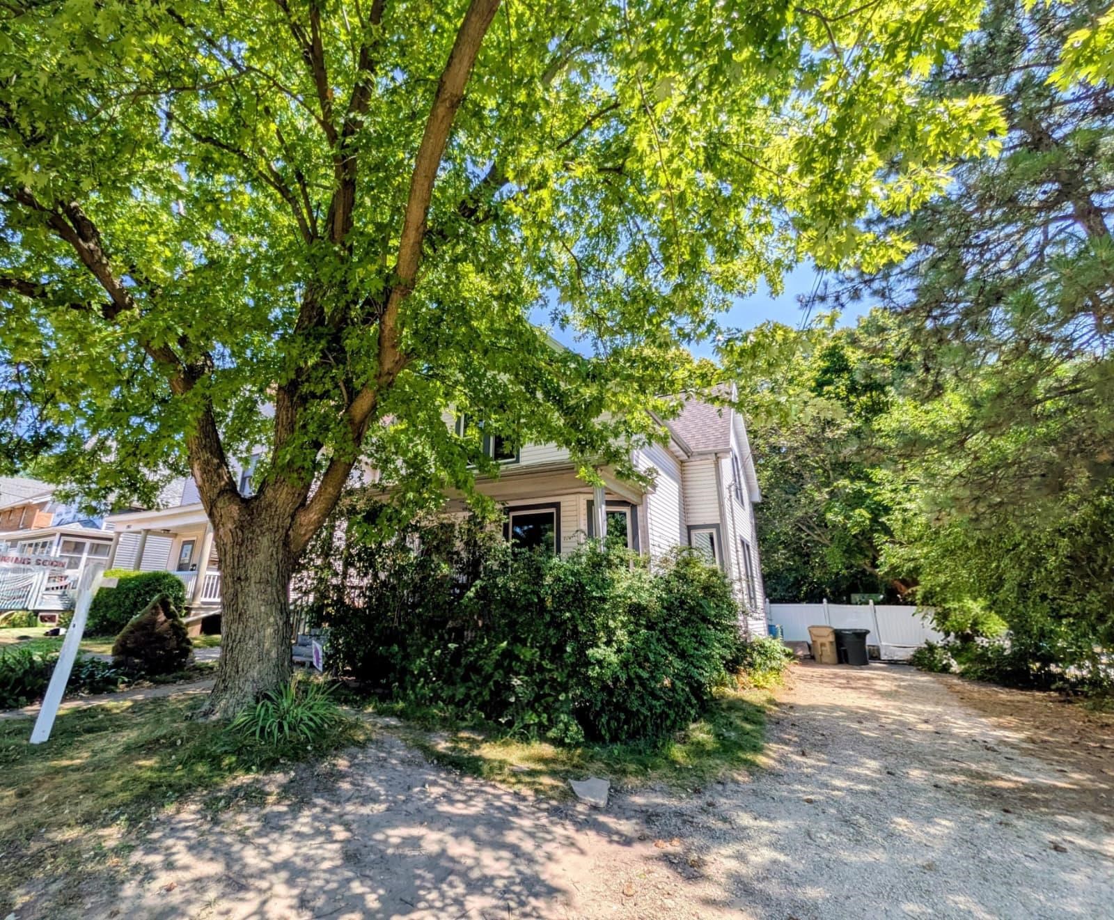 1907 E Washington Avenue Property Photo 1