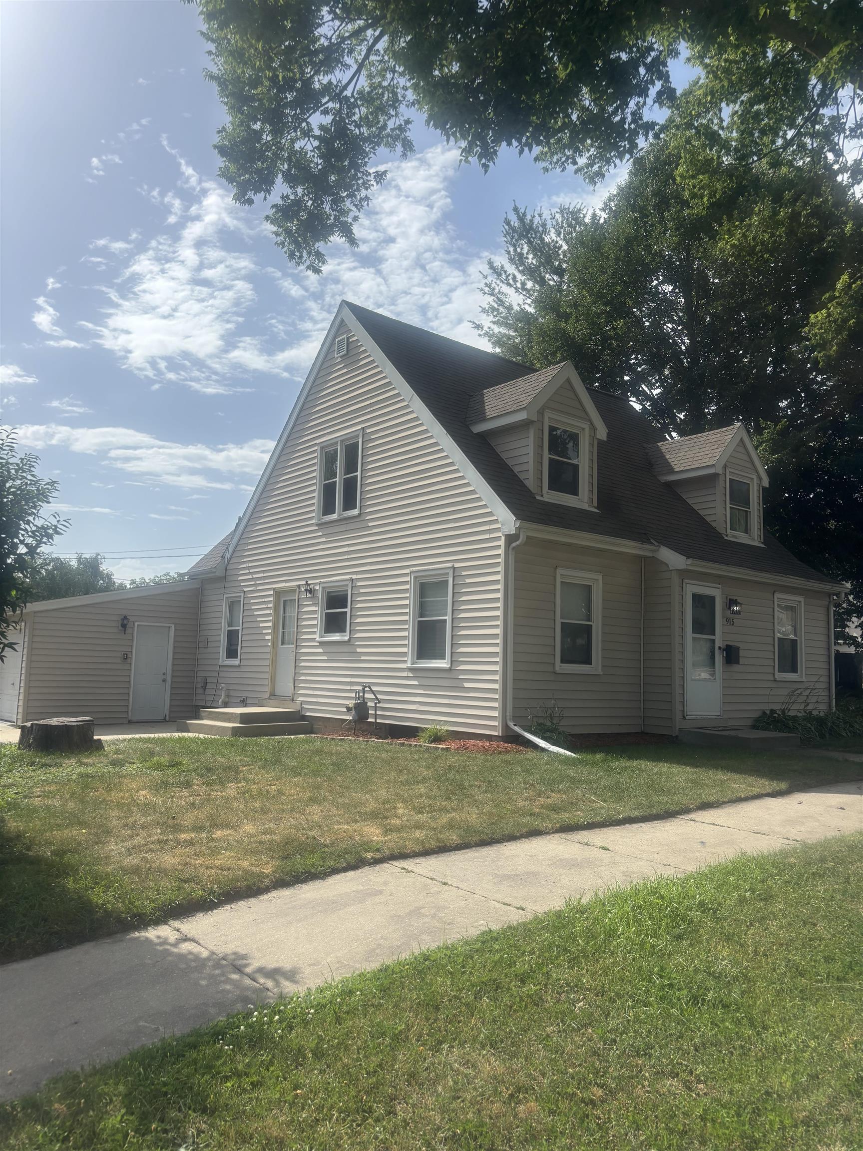 915 West Street Property Photo 1