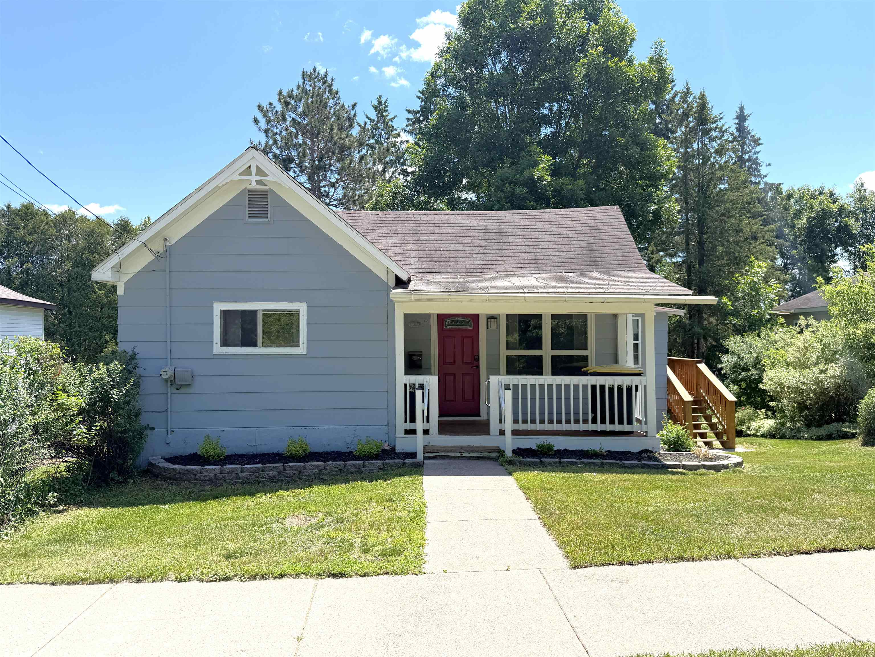 930 Eagle Street Property Photo 1