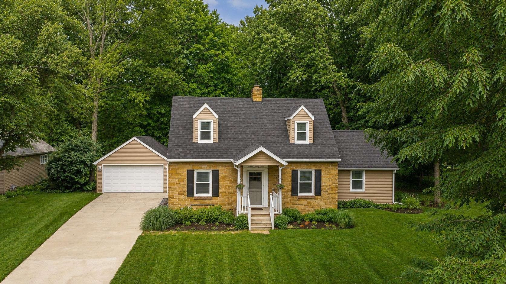1661 Indian Road Property Photo 1