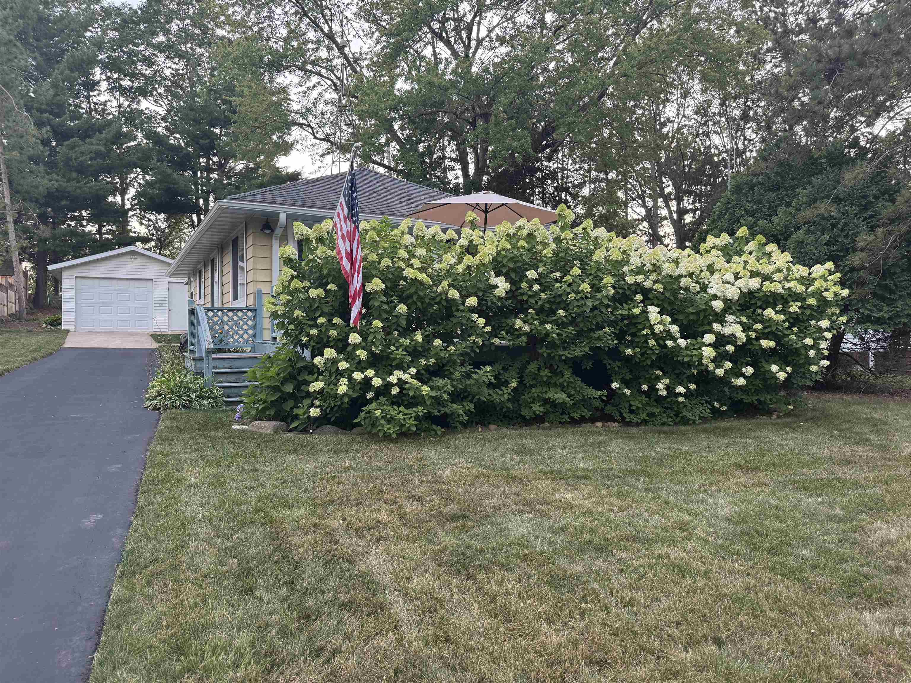 N4231 Lakeview Drive Property Photo 1