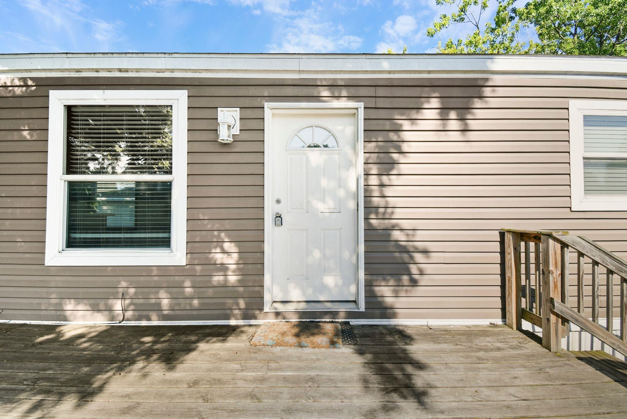 808 Charles Lane