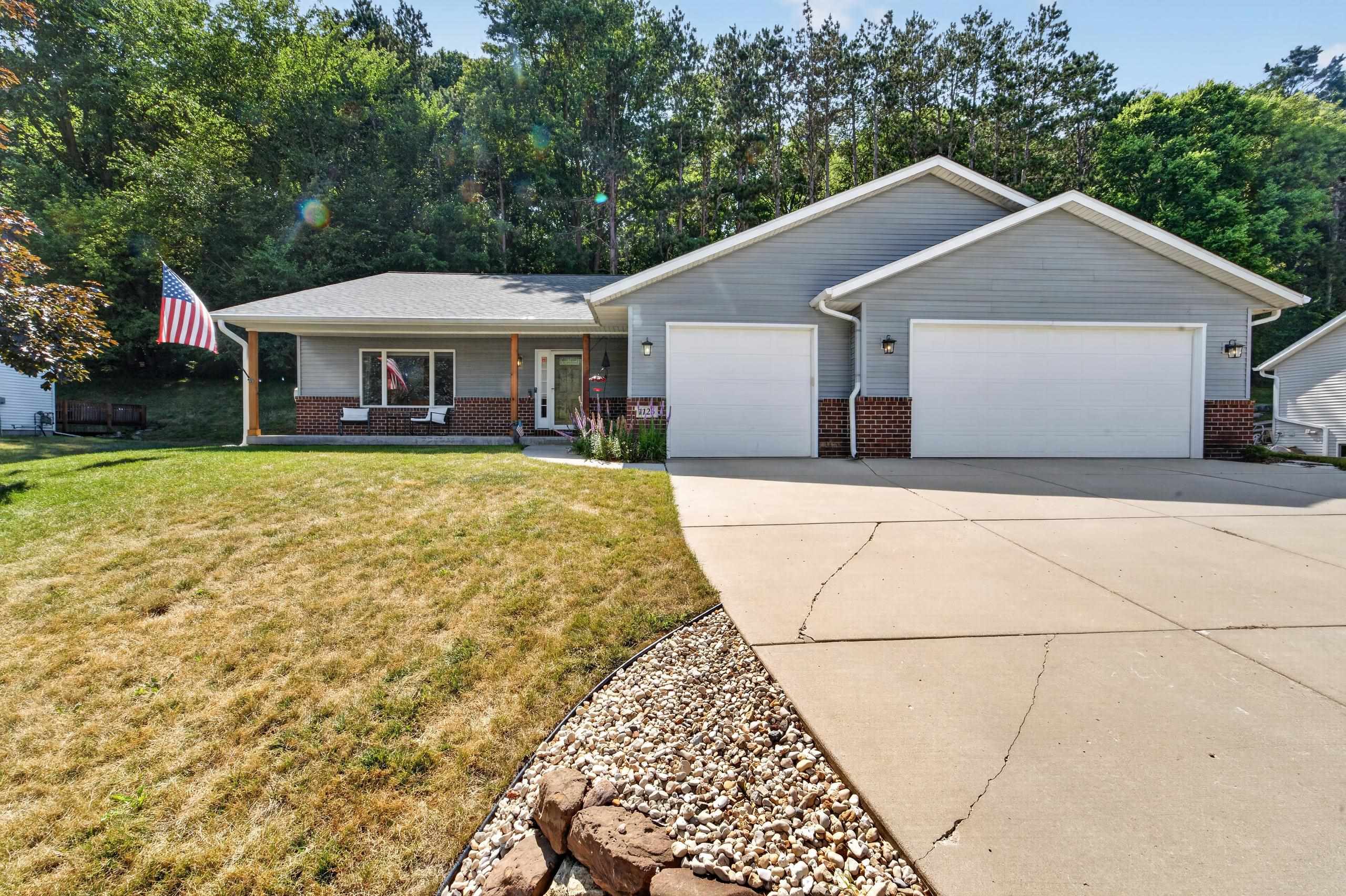 1125 Gils Way Property Photo 1
