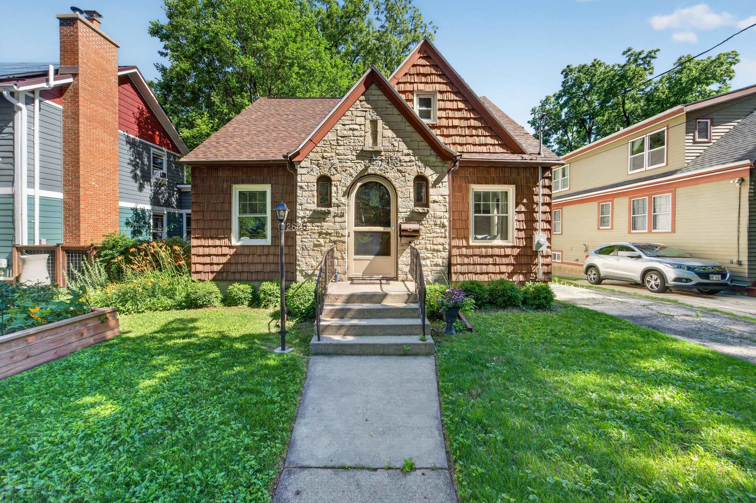 2626 Chamberlain Avenue Property Photo 1