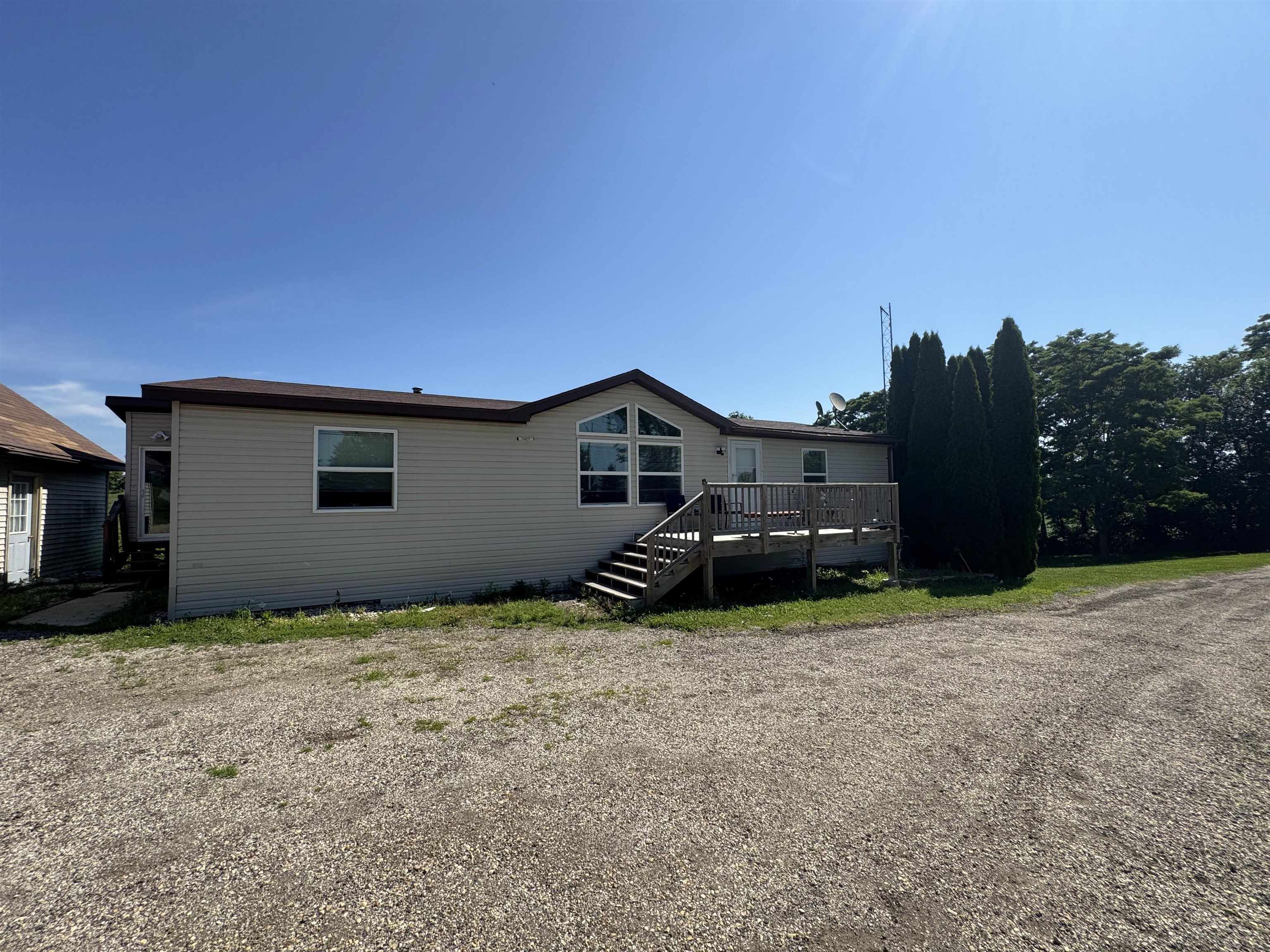 W2502 Preston Road Property Photo 1