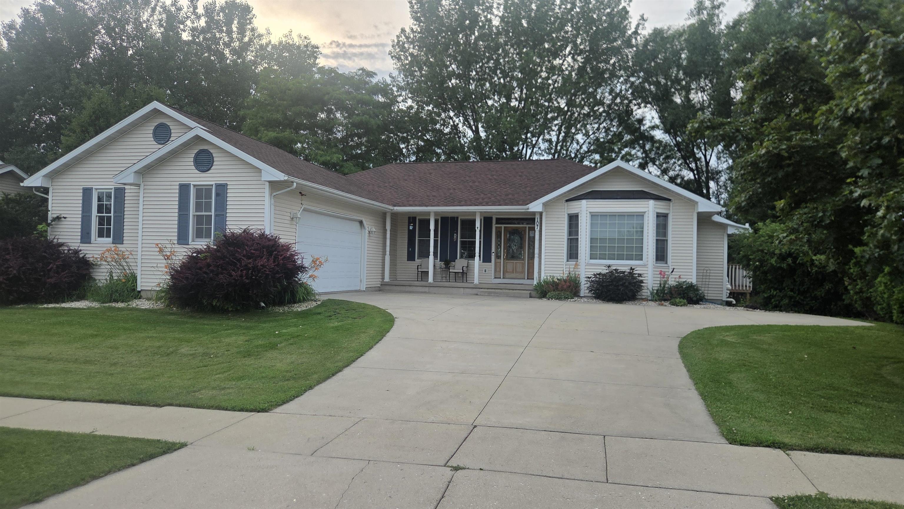 107 Lazy Lake Drive Property Photo 1