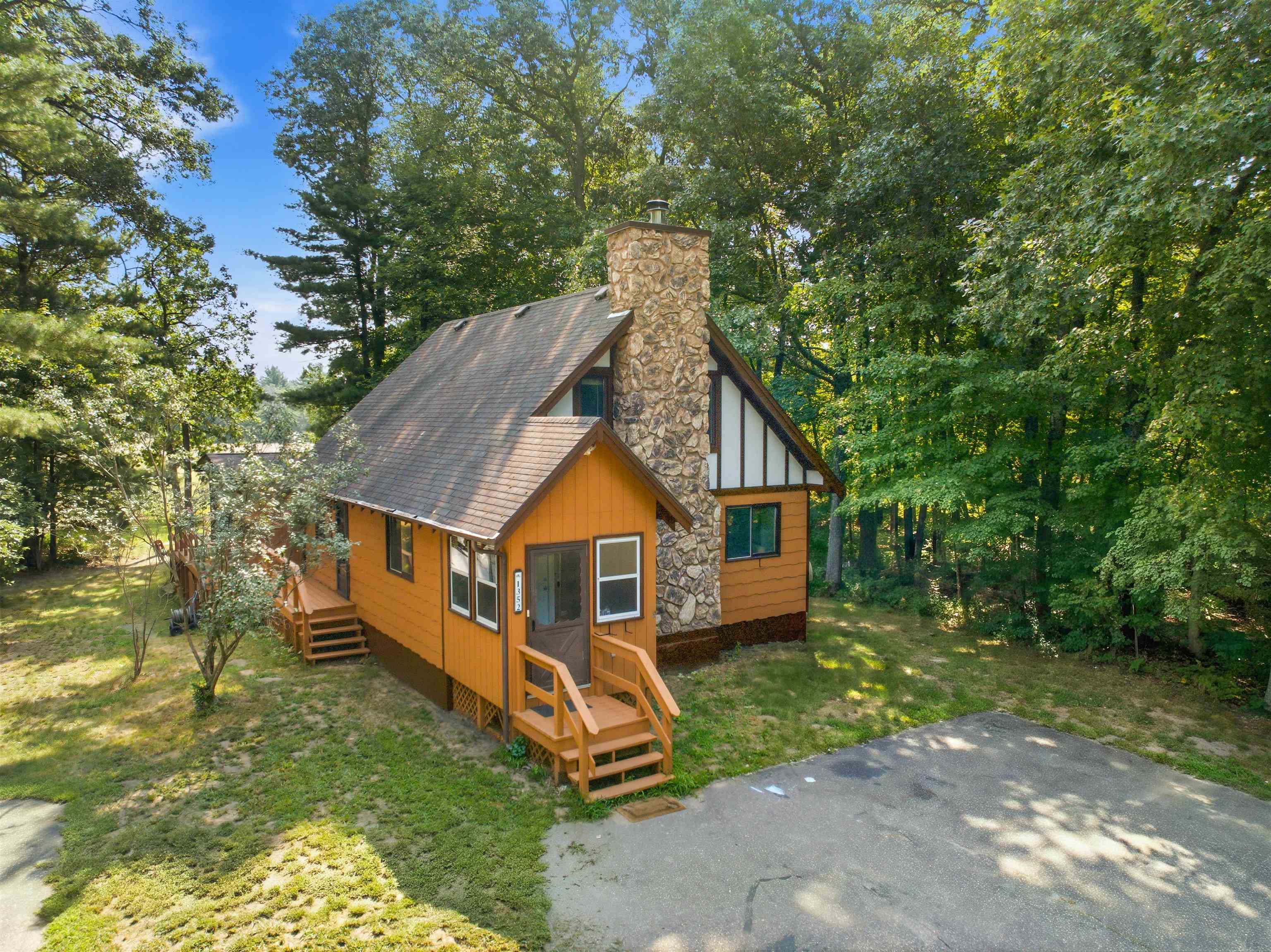 1352 Fur Court