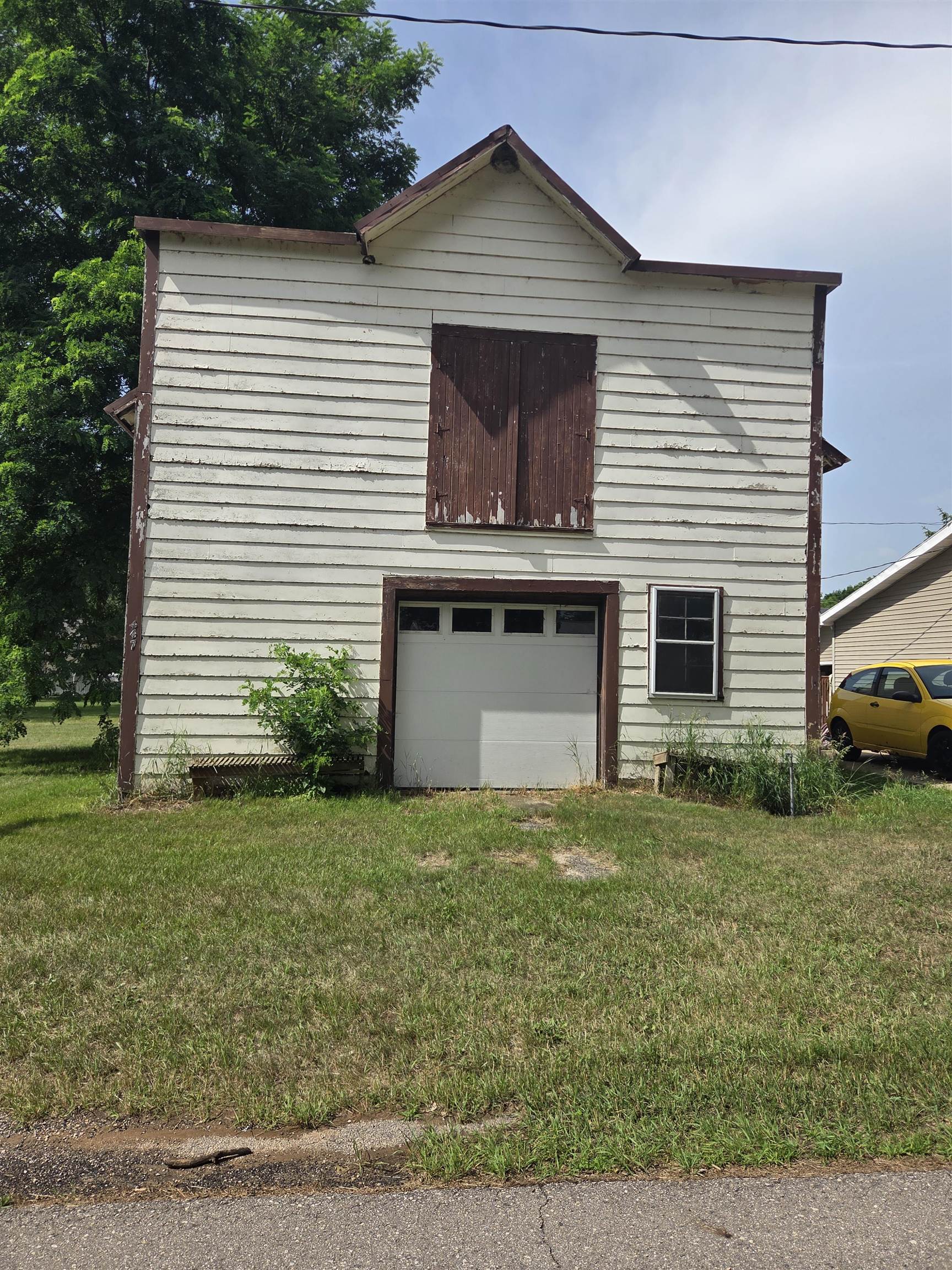 447 N River Drive Property Photo 1