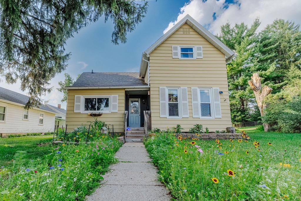 611 9th Street Property Photo 1