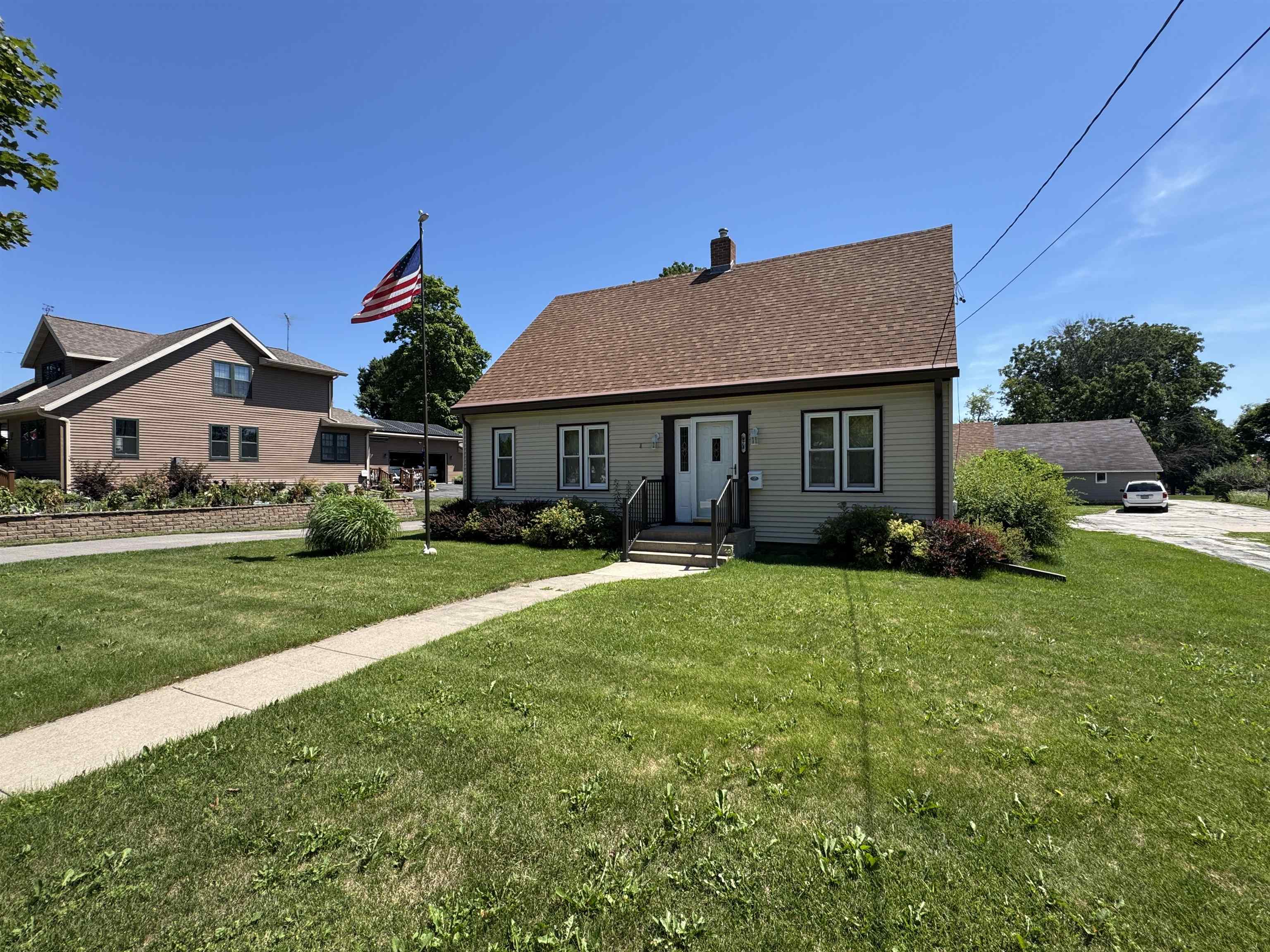 971 Metomen Street Property Photo 1