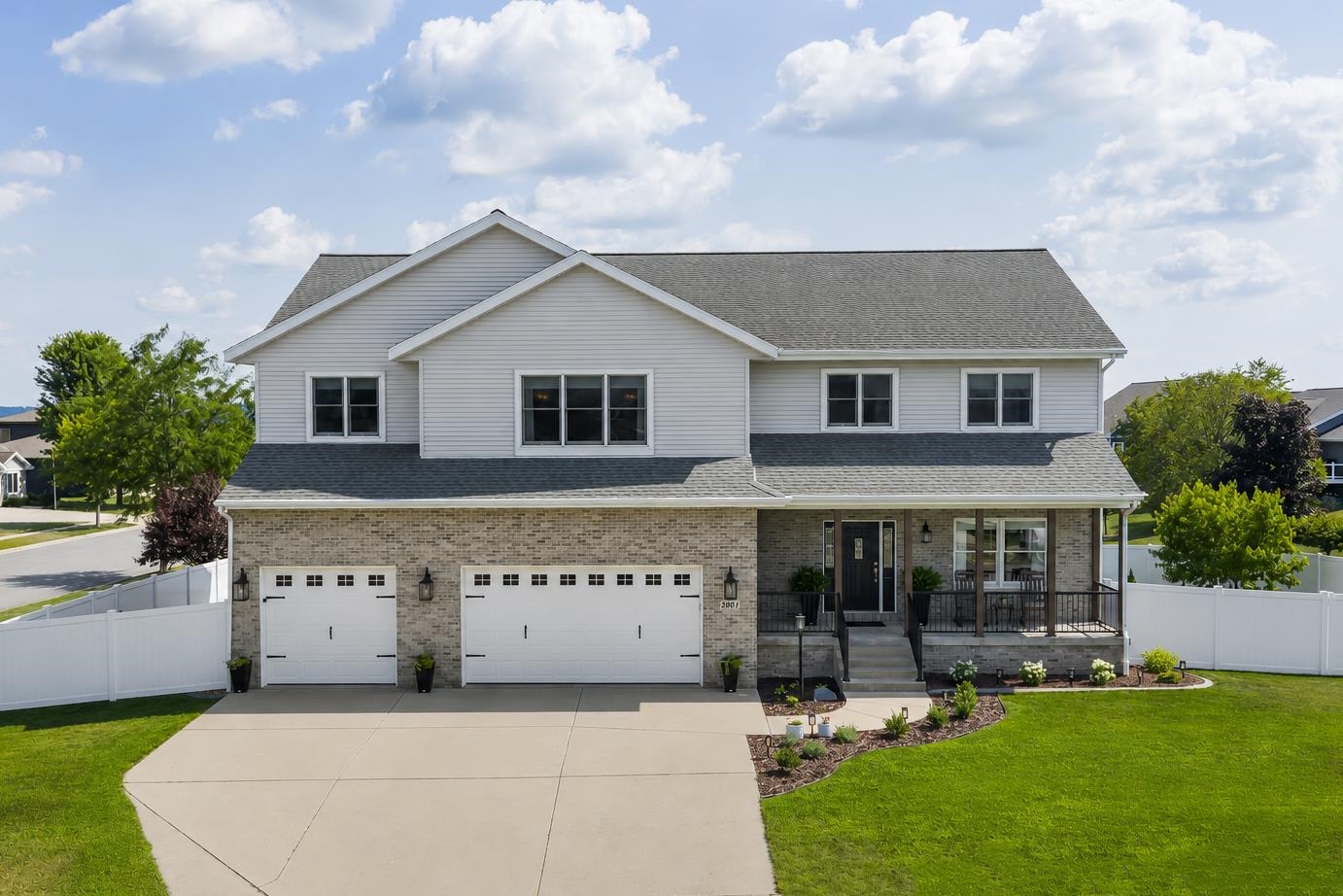 2001 Fullerton Drive