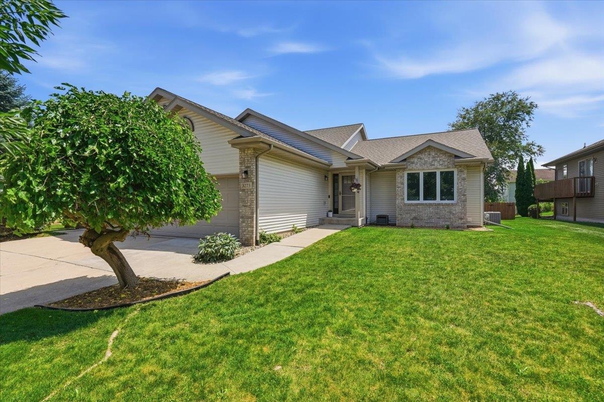 3273 Bookham Drive Property Photo 1