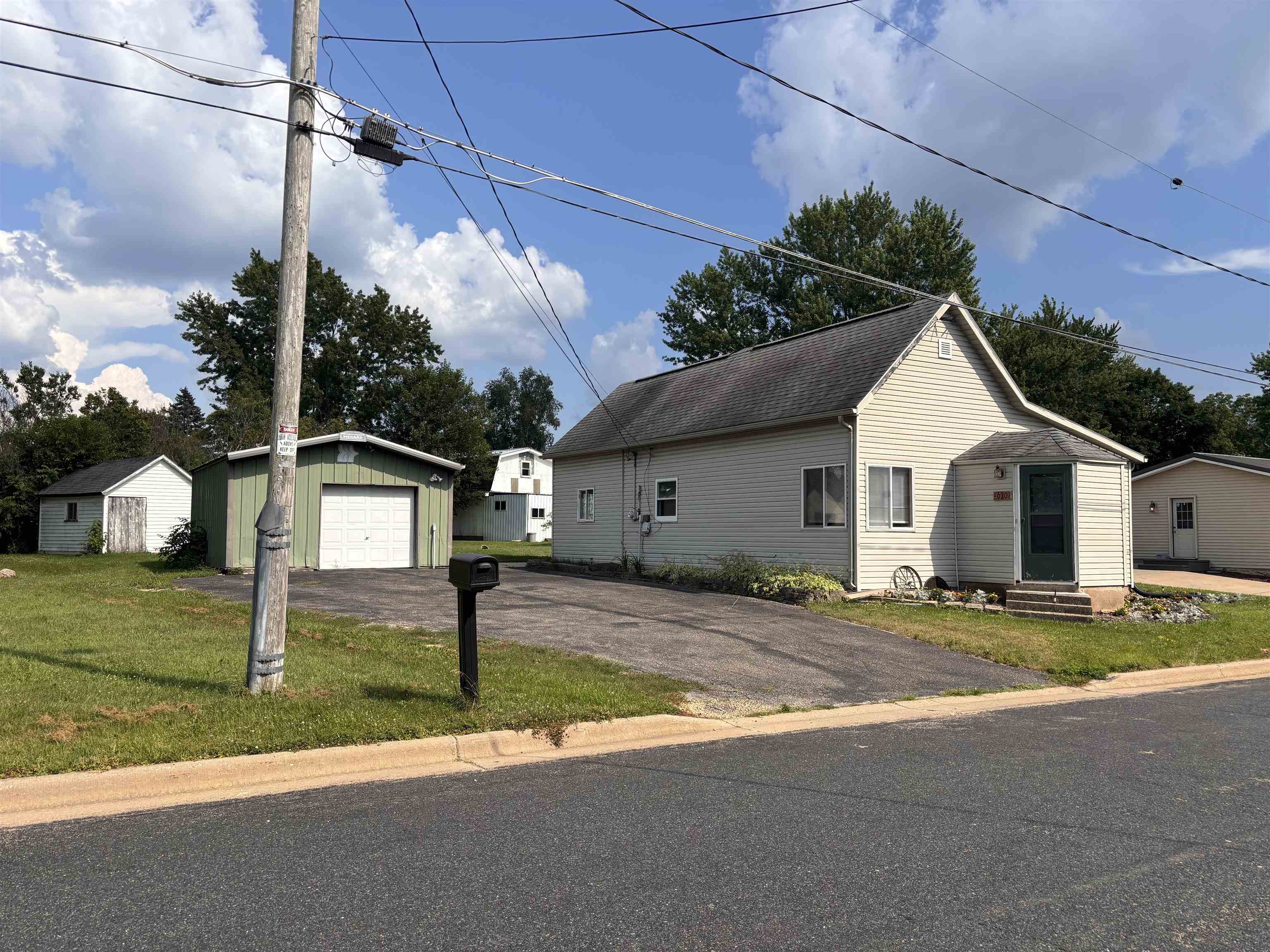 620 Elizabeth Street Property Photo 1