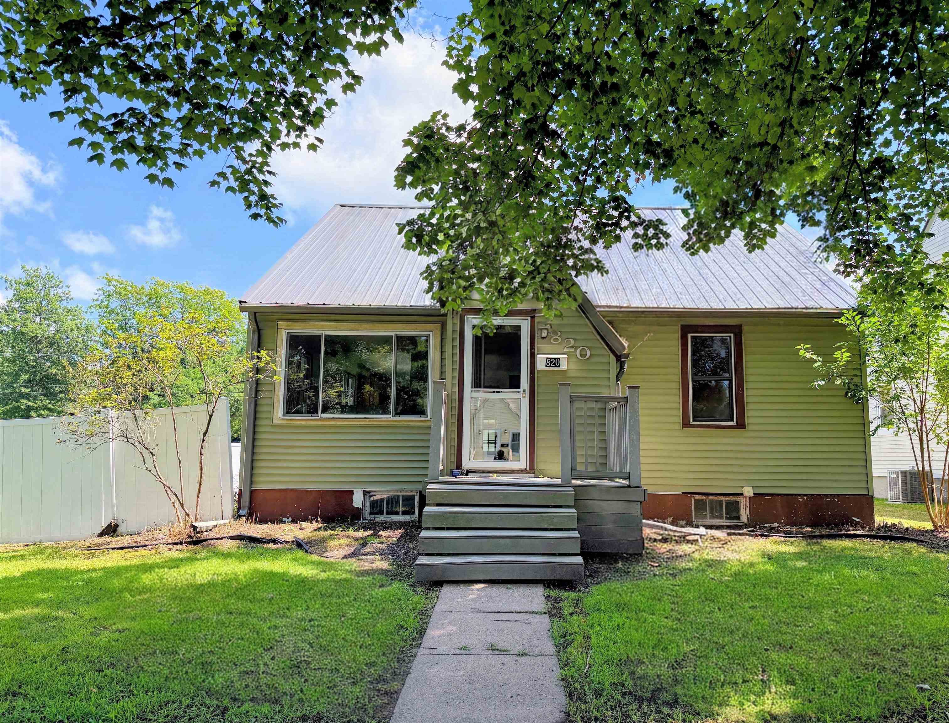 820 N Wacouta Avenue Property Photo 1