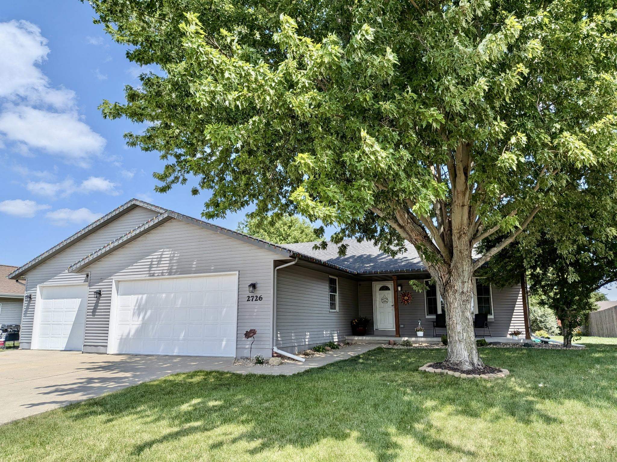 2726 Autumn Lane Property Photo 1