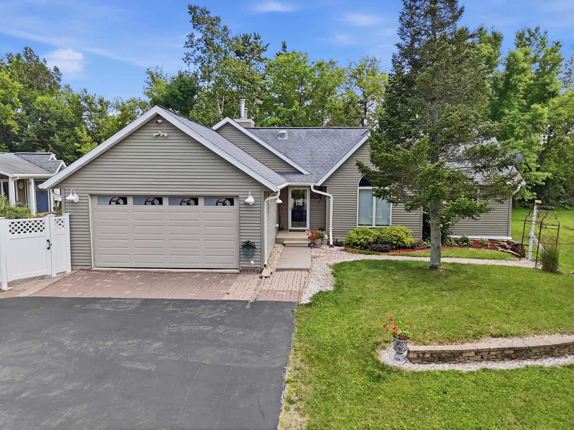 W6479 Gem Avenue Property Photo 1