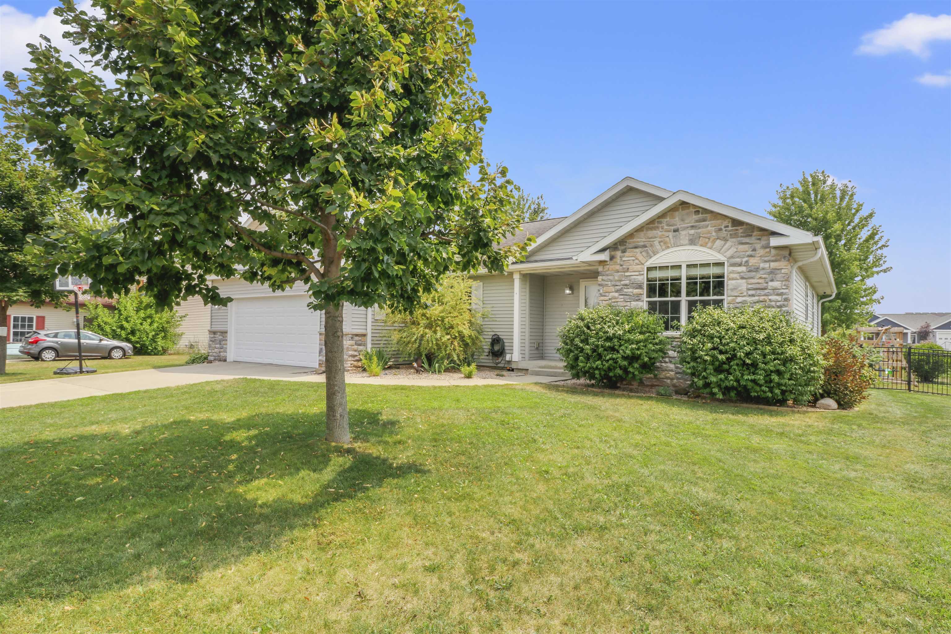 1904 Nighthawk Lane Property Photo 1