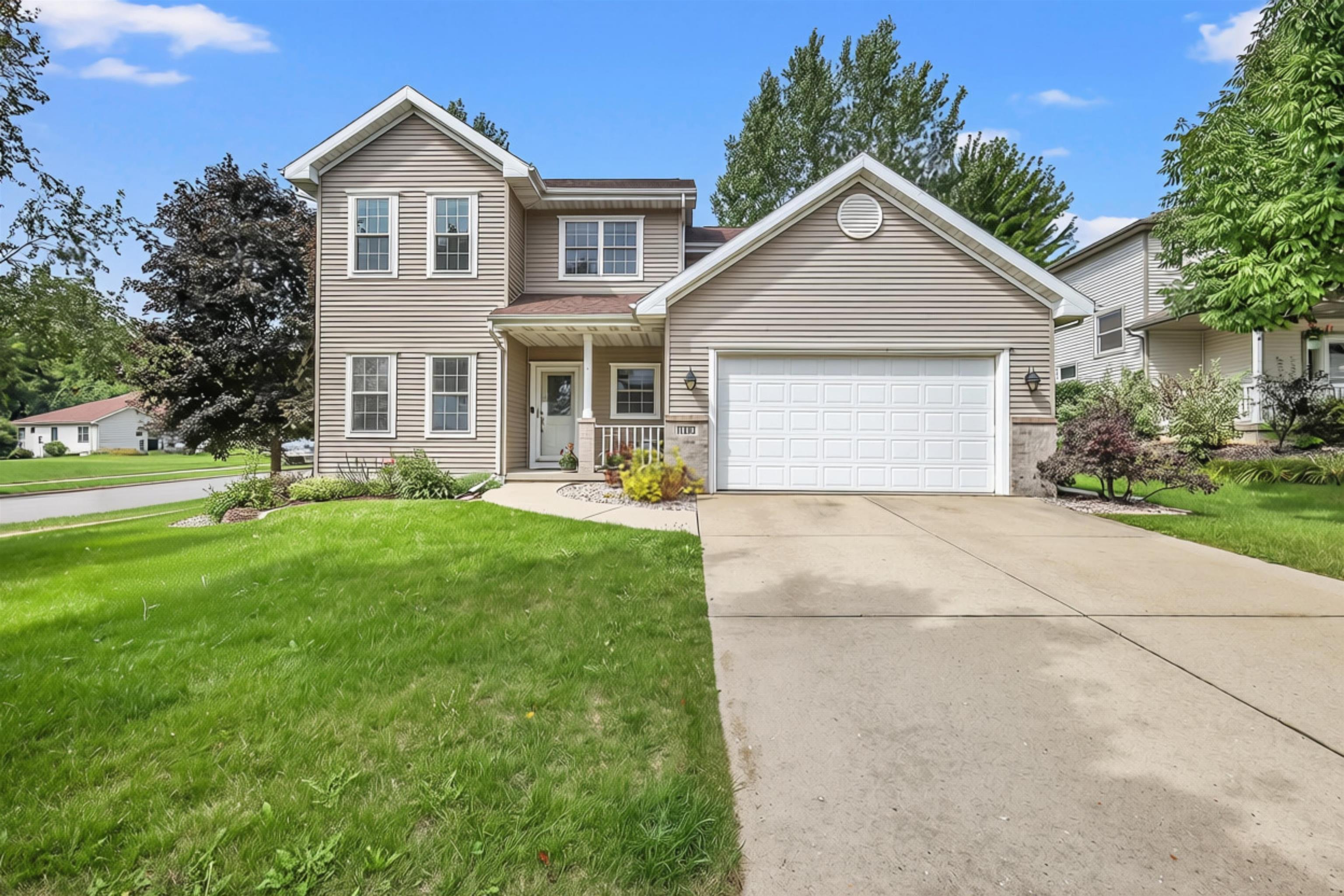 1202 Tamarack Way Property Photo 1