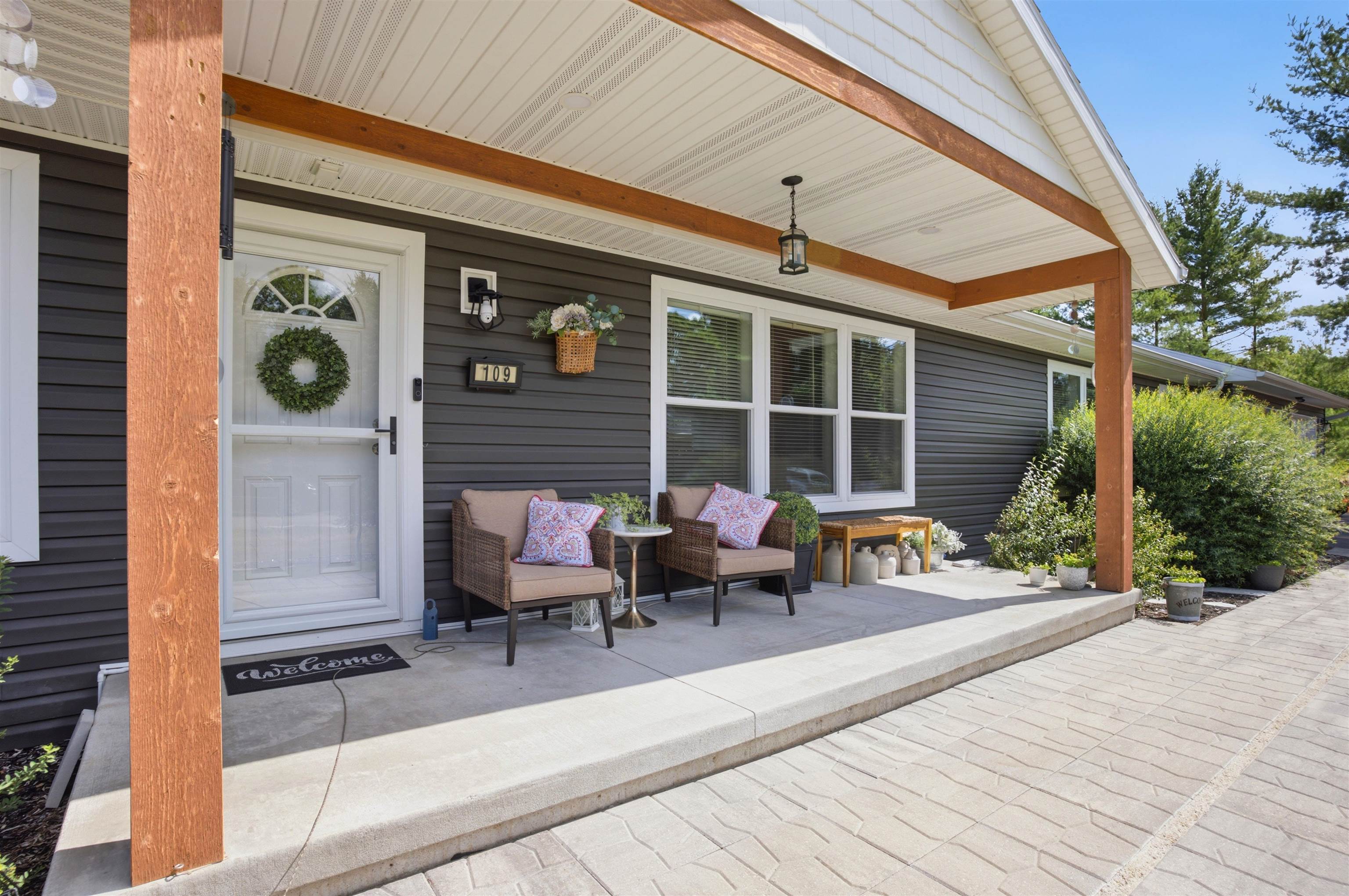 109 Sunset Circle Property Photo 1