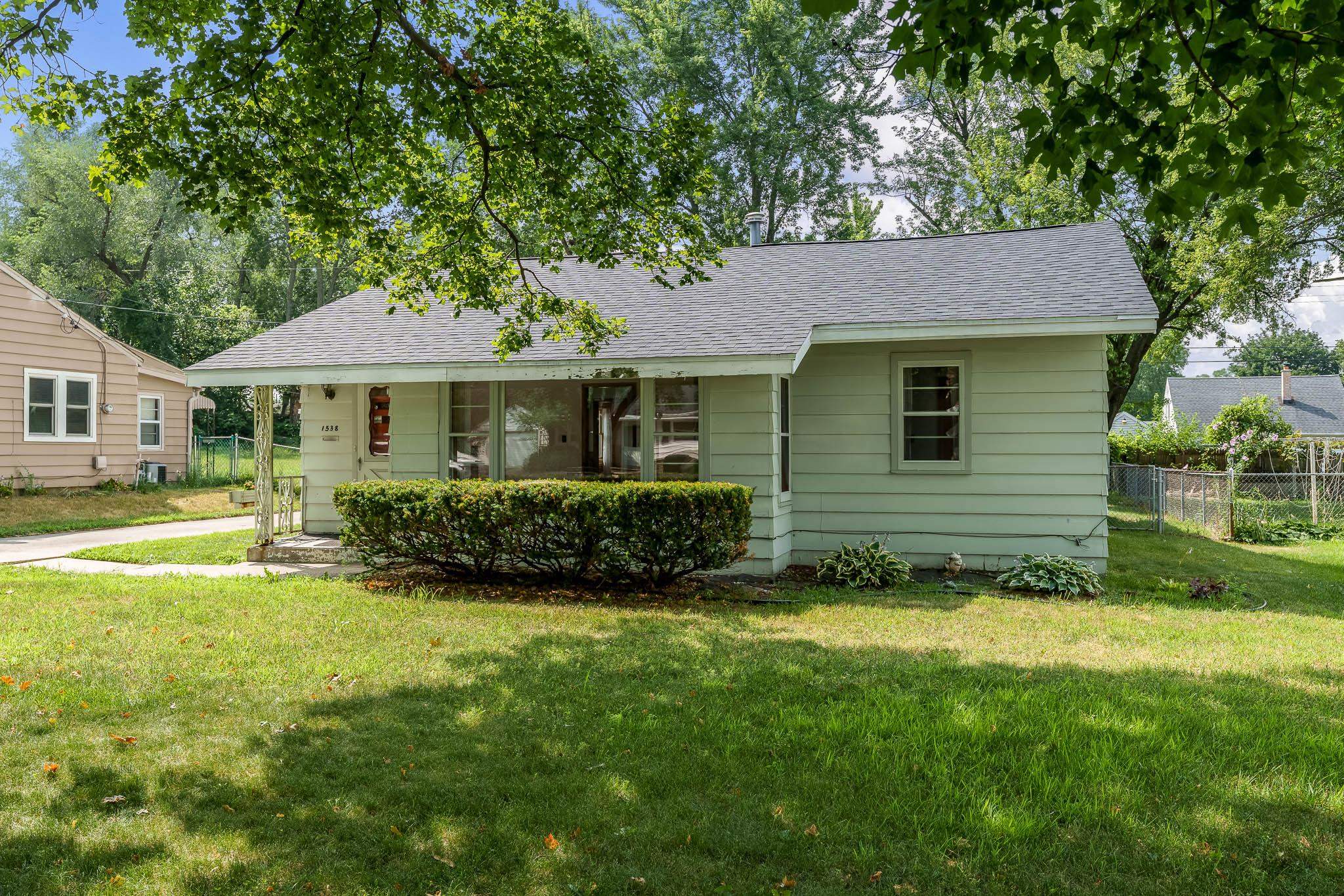 1538 Vernon Avenue Property Photo 1