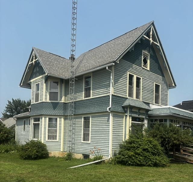 110 E Pine Street Property Photo 1